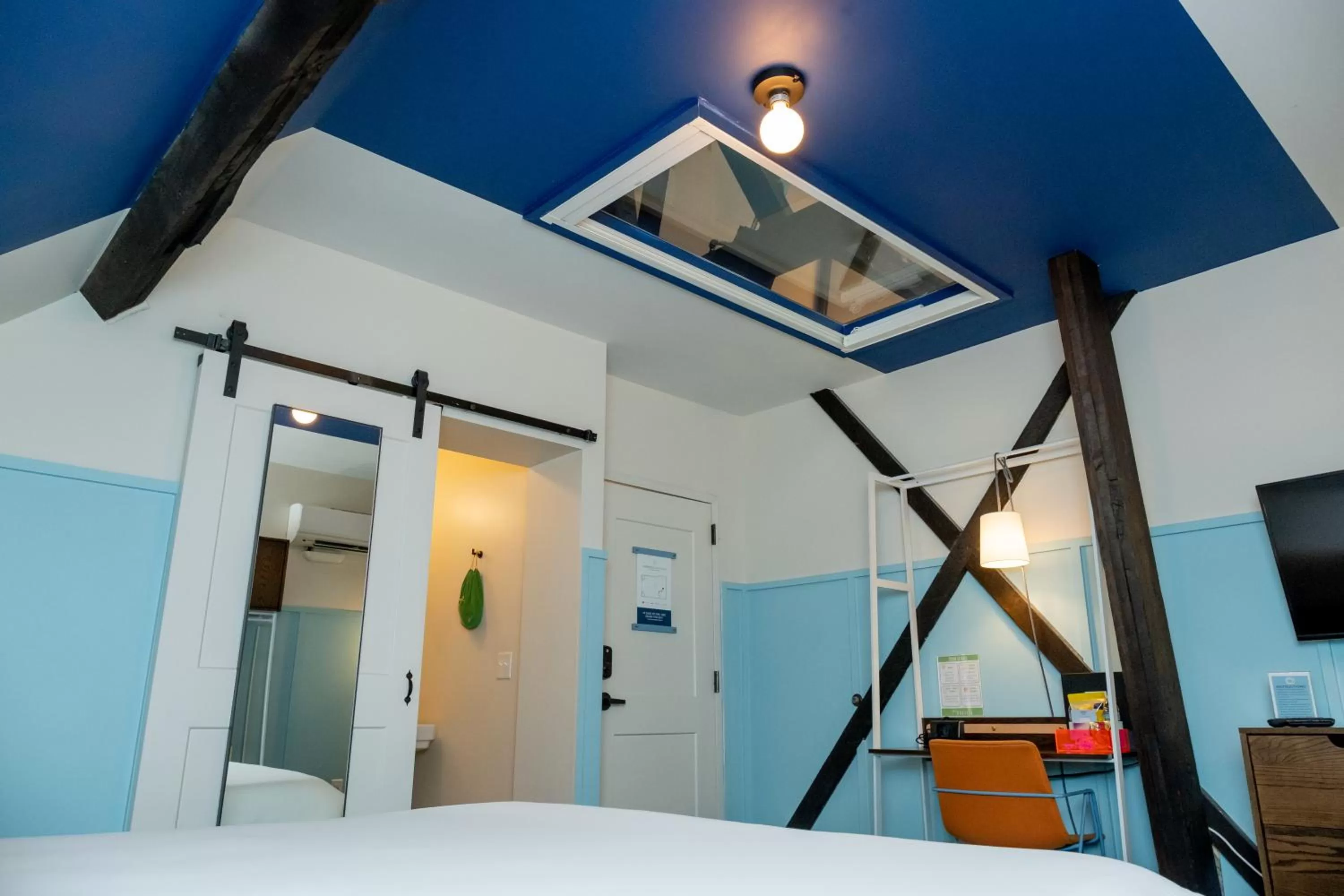 Bedroom, Bed in The Russell