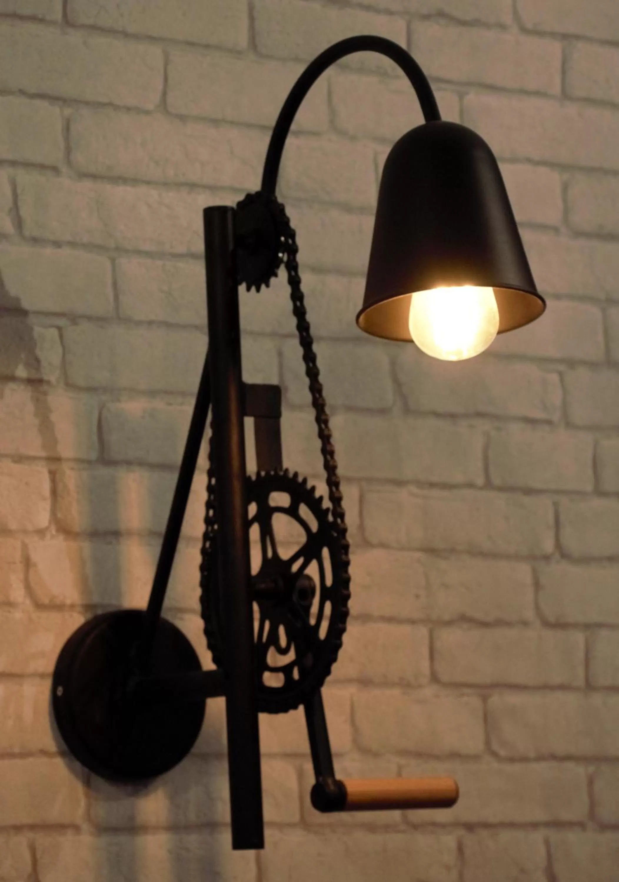 Decorative detail in ibis Styles Dinan Centre Ville