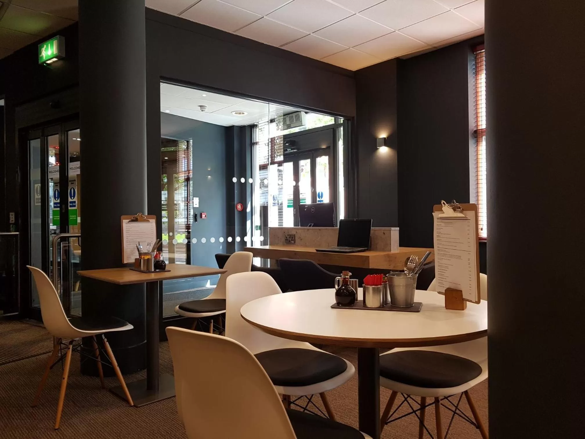 Lounge or bar in Ibis Sheffield City