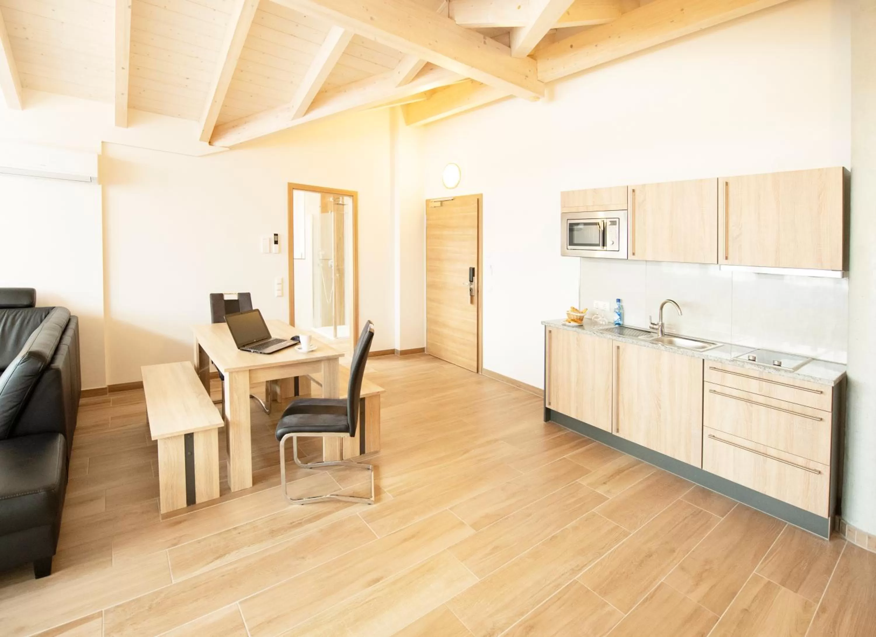 Kitchen or kitchenette in Stadthotel Donauwörth