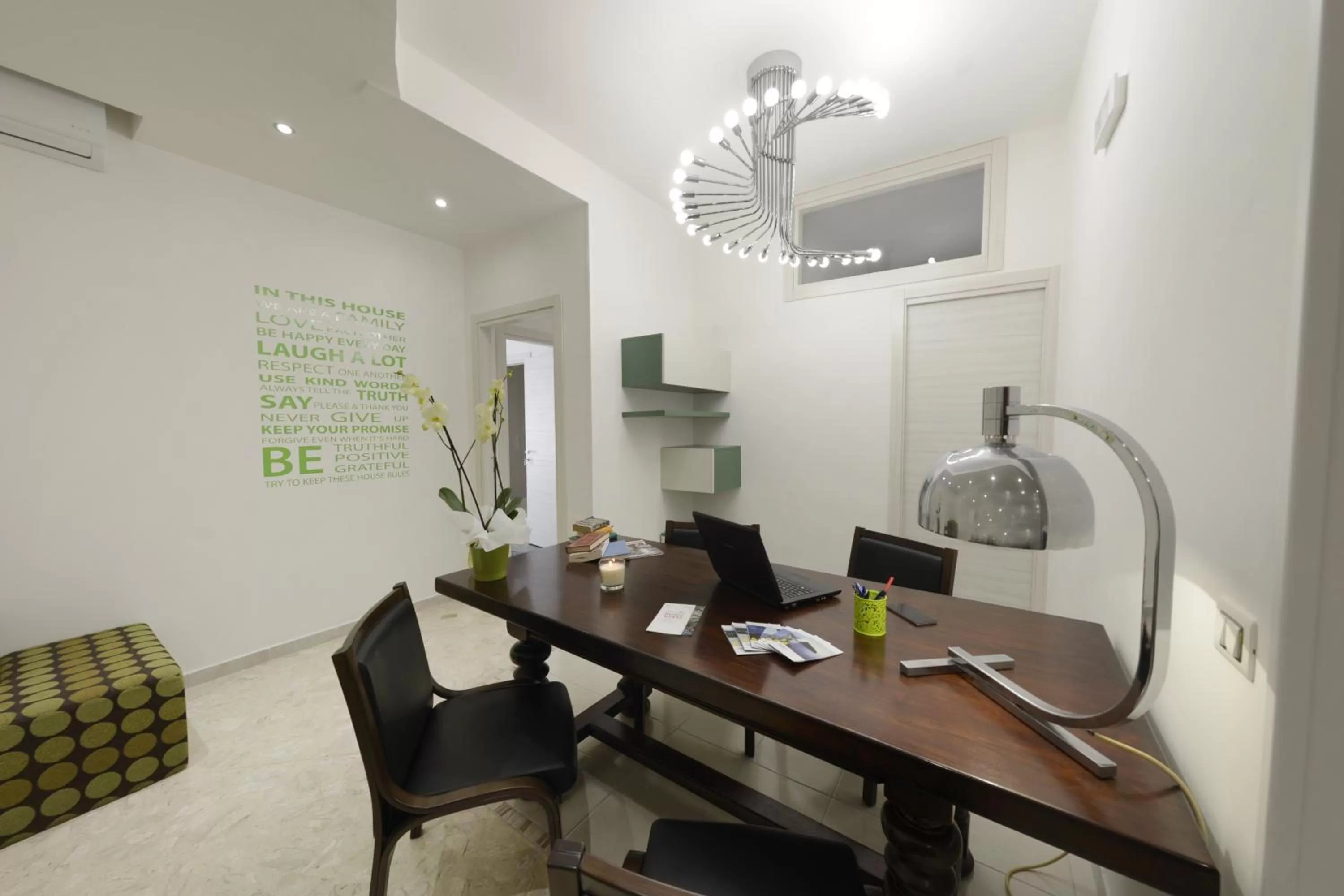 Decorative detail in B&B La Vie en Rose