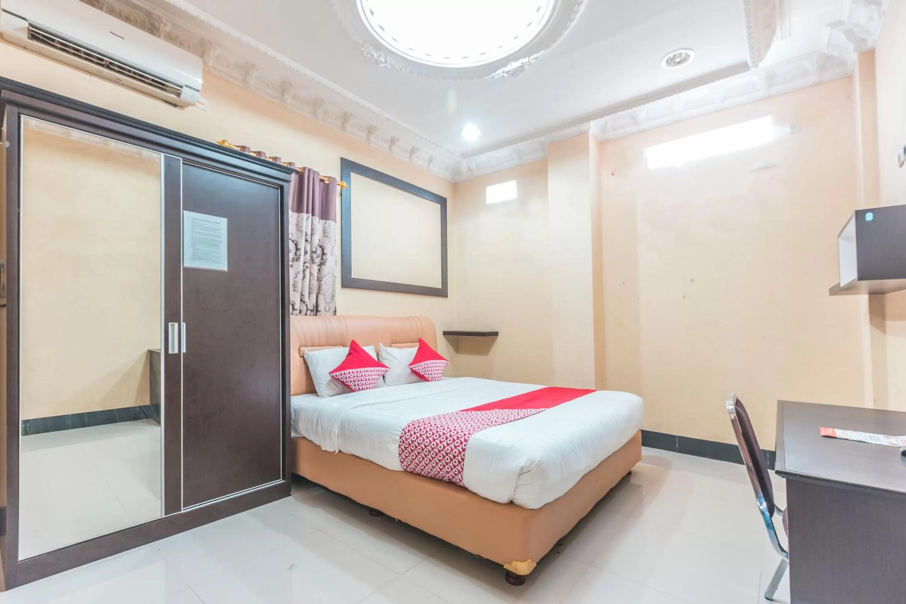 Standard Double Room in SUPER OYO 1640 Fallinda Hotel