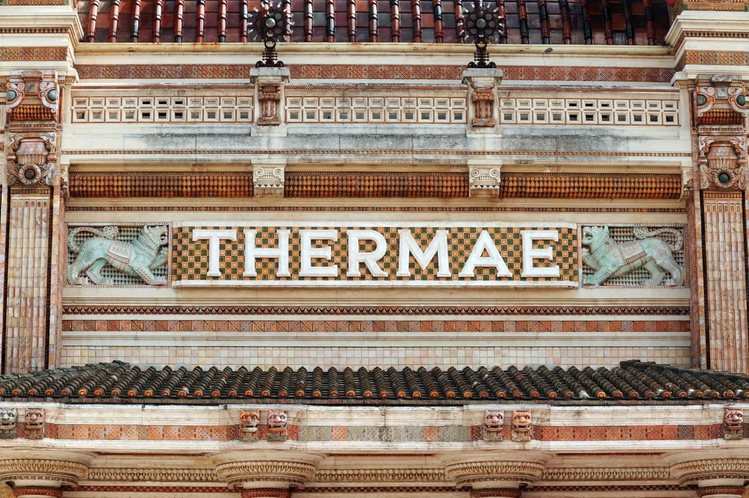 Facade/entrance in Casa Romagnosi