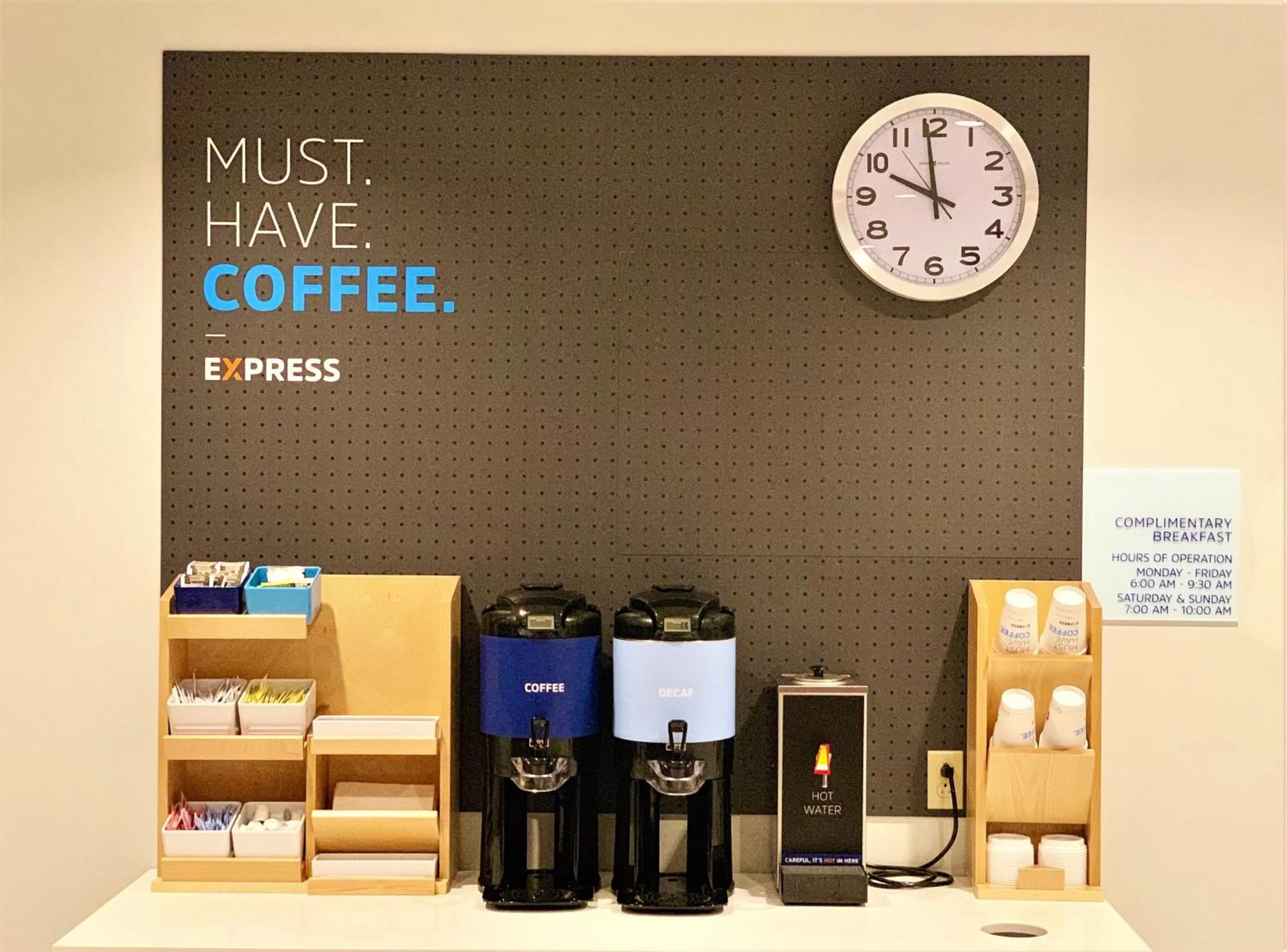 Coffee/tea facilities in Holiday Inn Express & Suites - Middletown by IHG