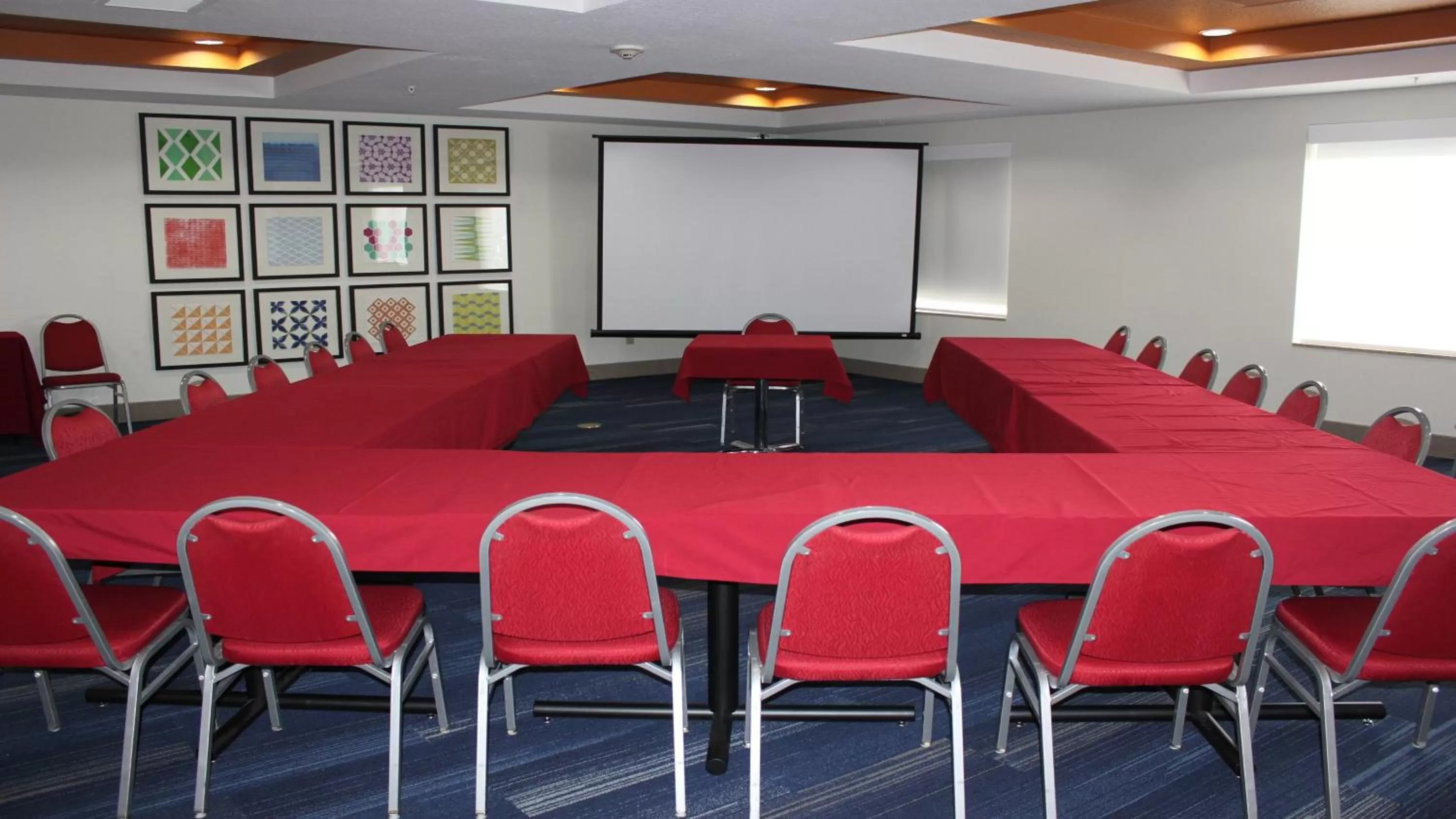 Meeting/conference room in Holiday Inn Express Orlando - South Davenport by IHG