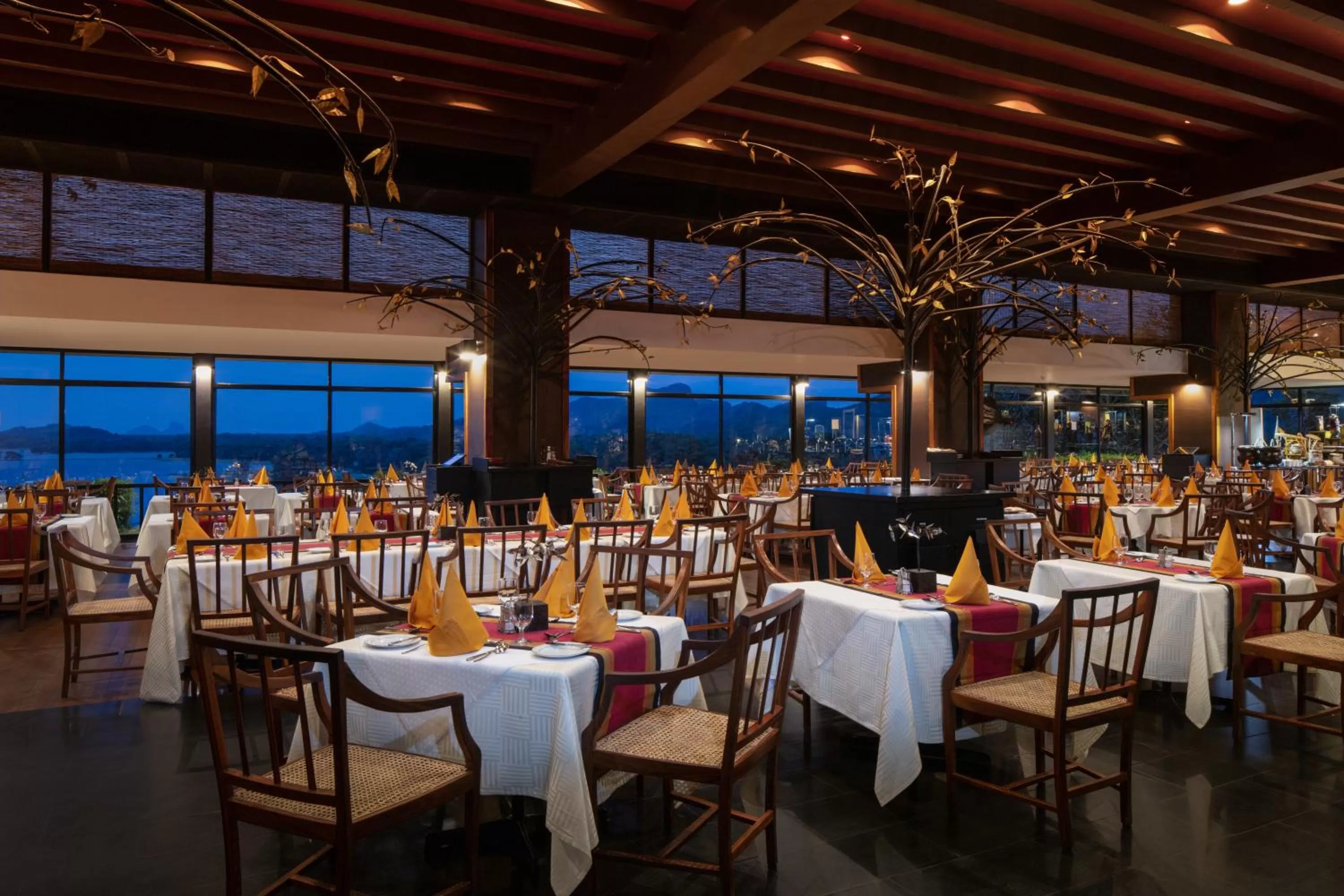 Restaurant/places to eat in Heritance Kandalama