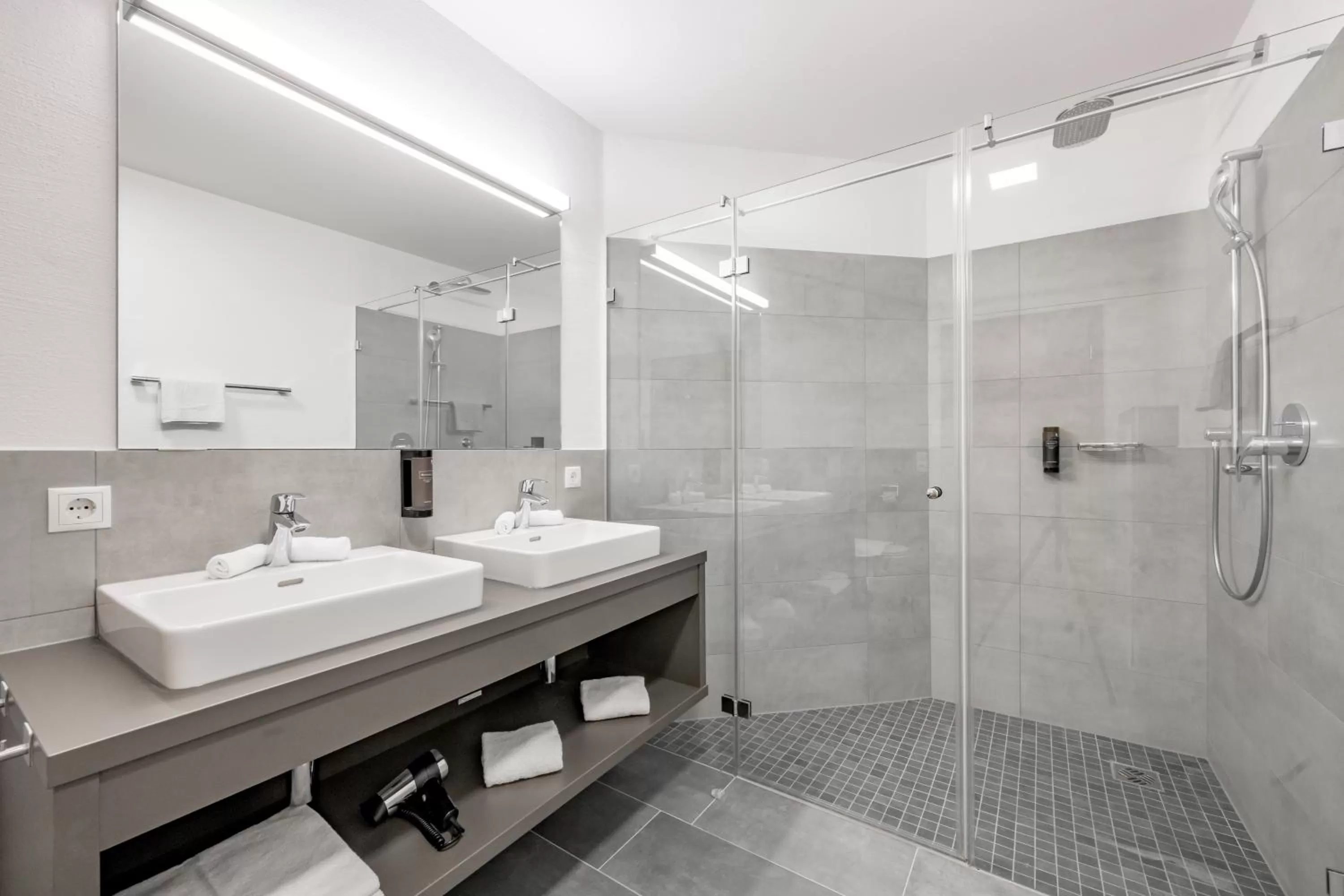 Shower in AlpenParks Chalet & Apartment Alpina Seefeld