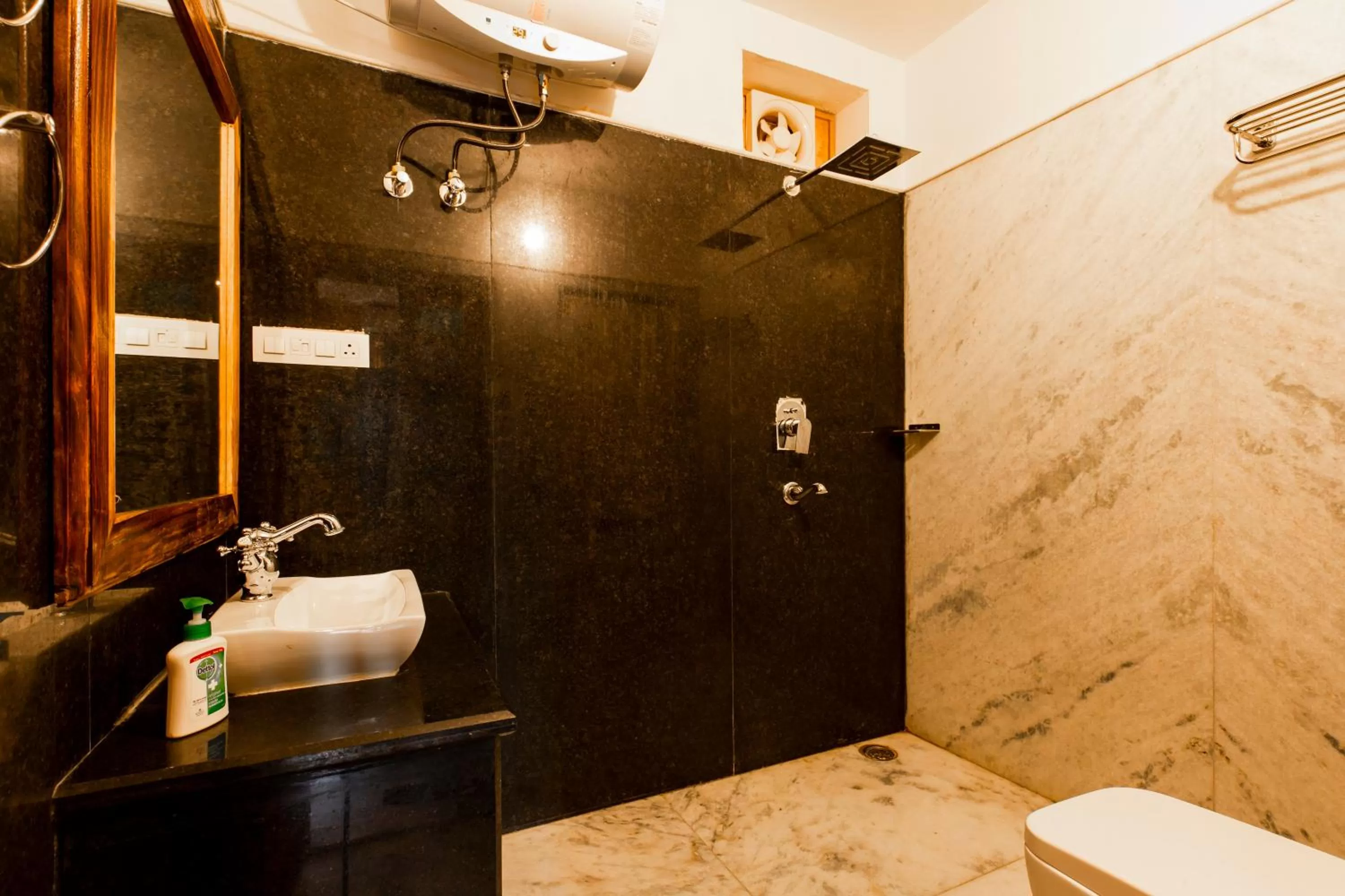 Shower in Boutique Helsinki