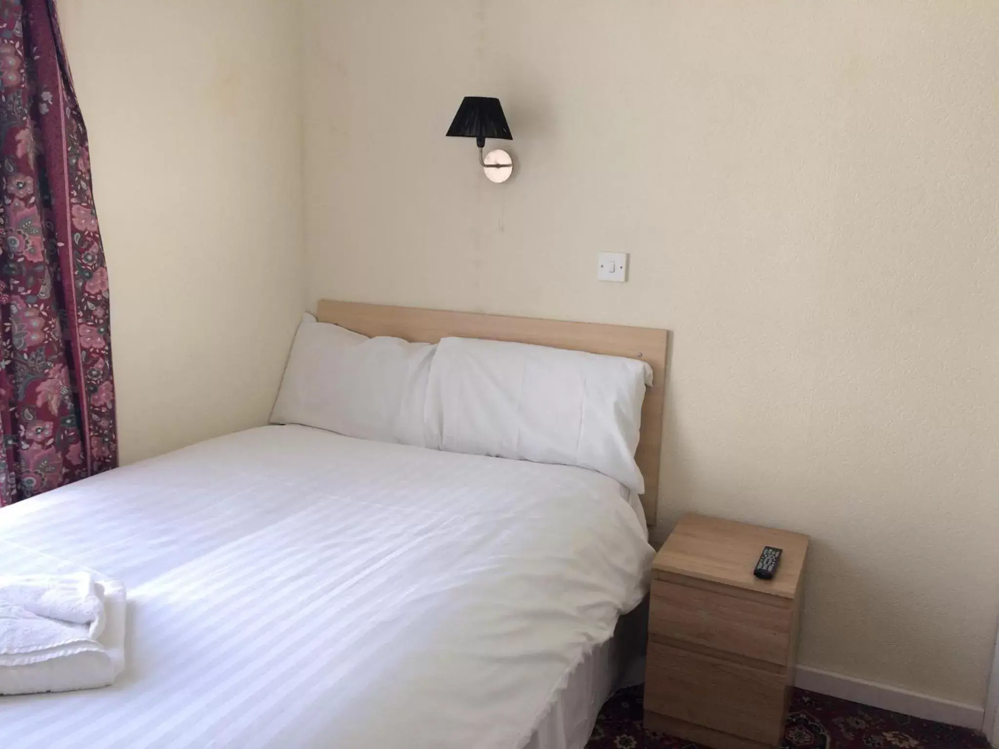 Single Room with Bathroom in Lockyer House B&B Single Room with Bathroom in Lockyer House B&B