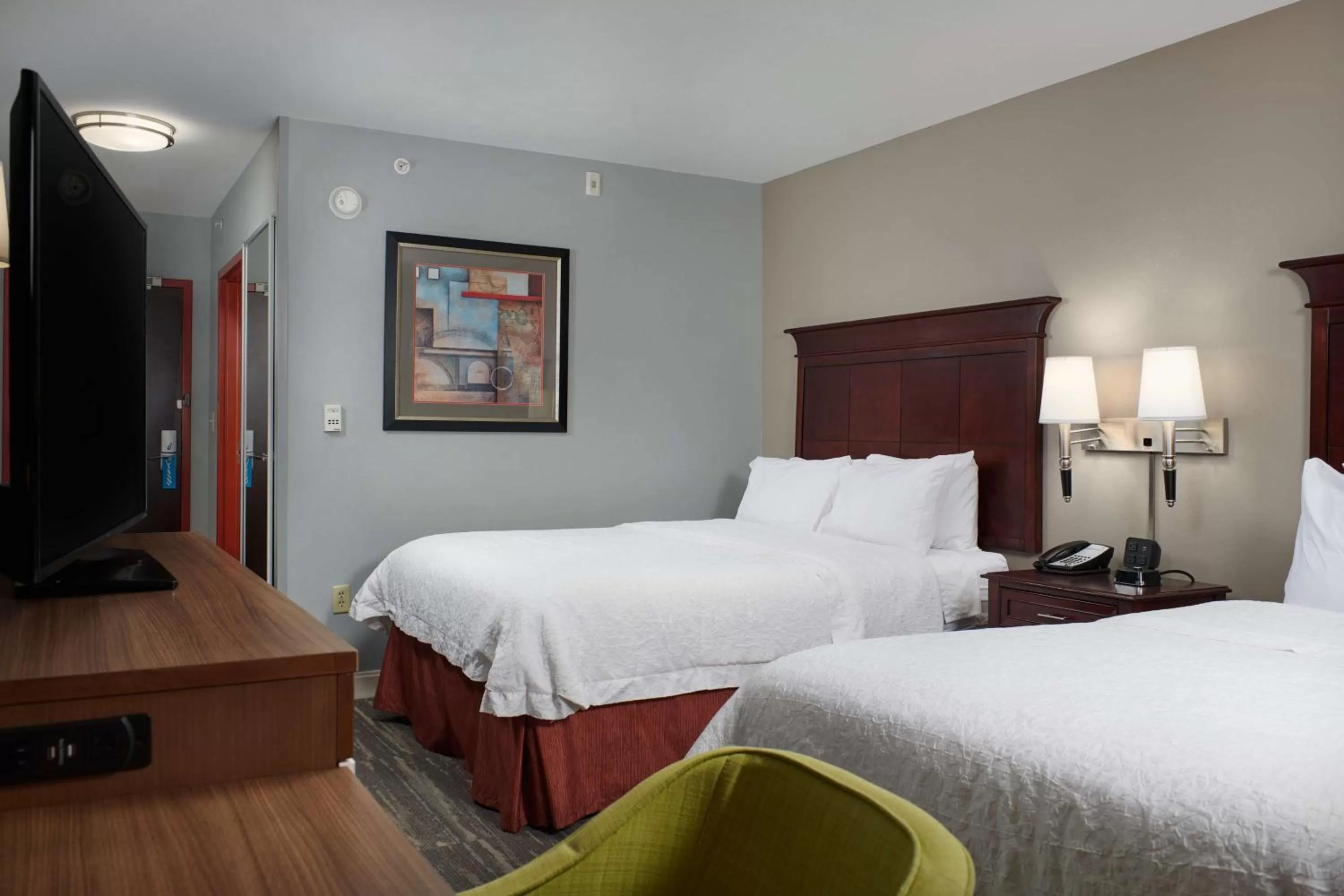 Bed in Hampton Inn & Suites Denver/Highlands Ranch
