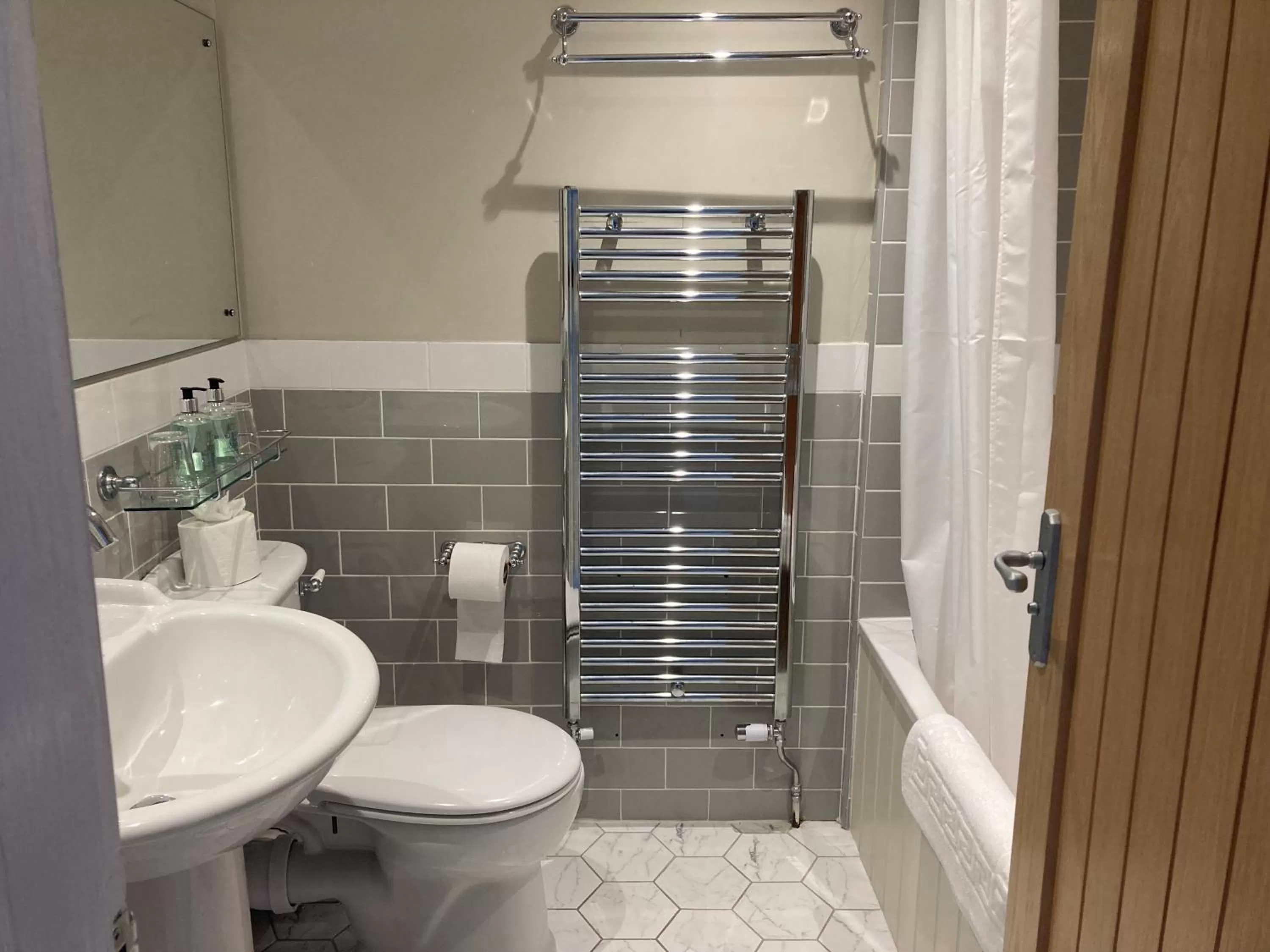 Bathroom in The Galleon Inn