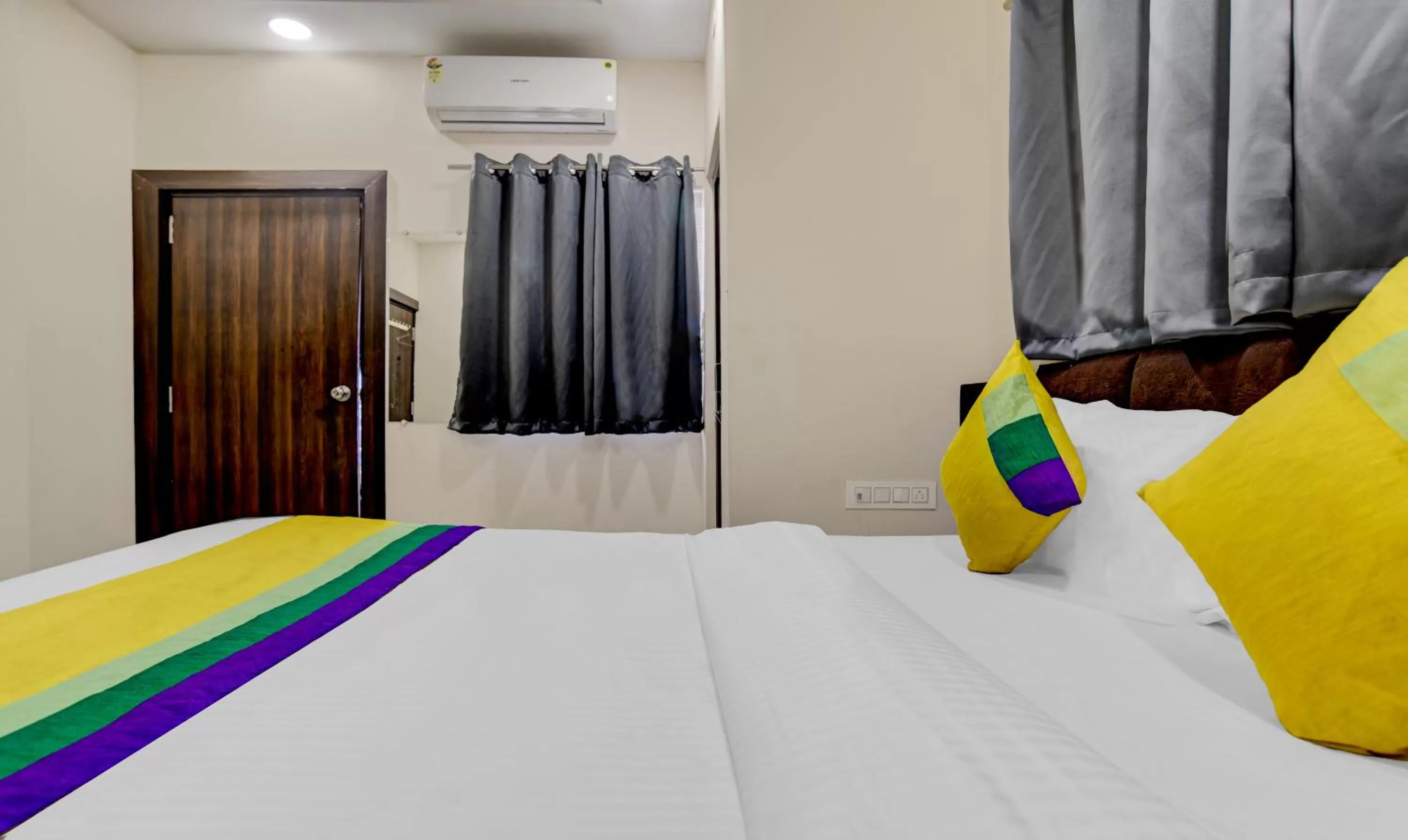 Bed in Hotel Anand Shree Near Airport,Indore