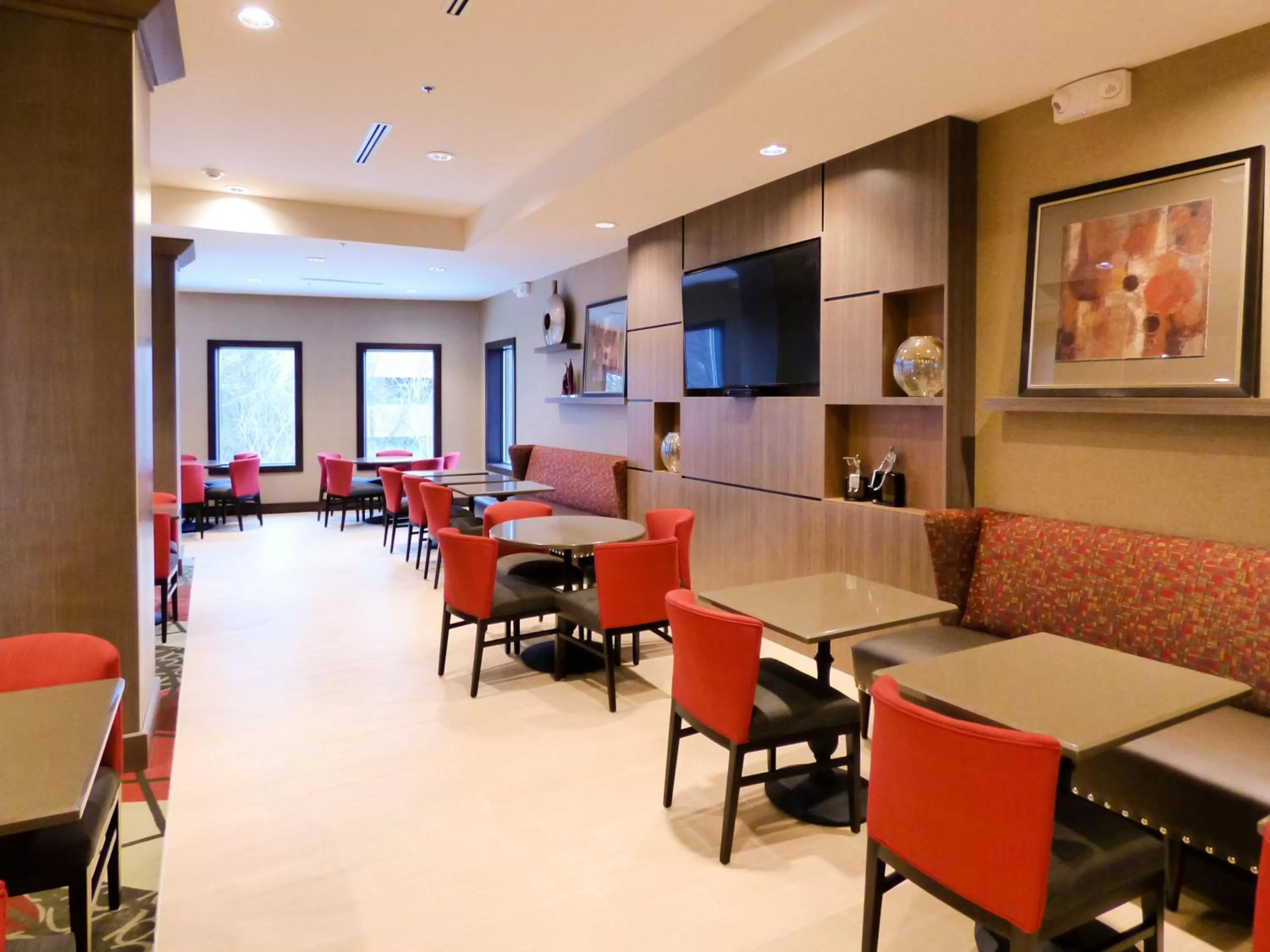 Property building in Holiday Inn Express & Suites Plymouth - Ann Arbor Area by IHG