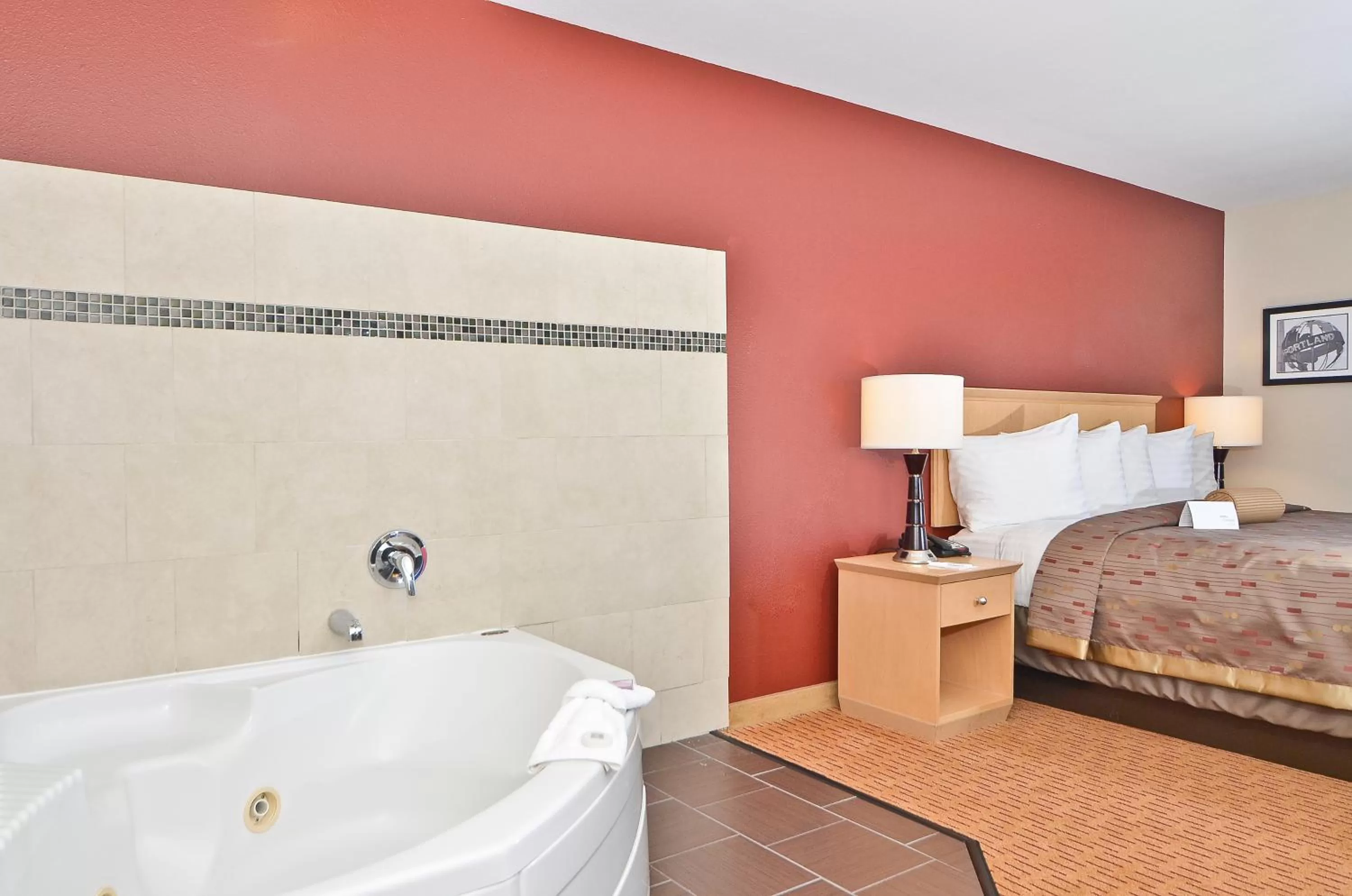 Bed in Clackamas Inn and Suites