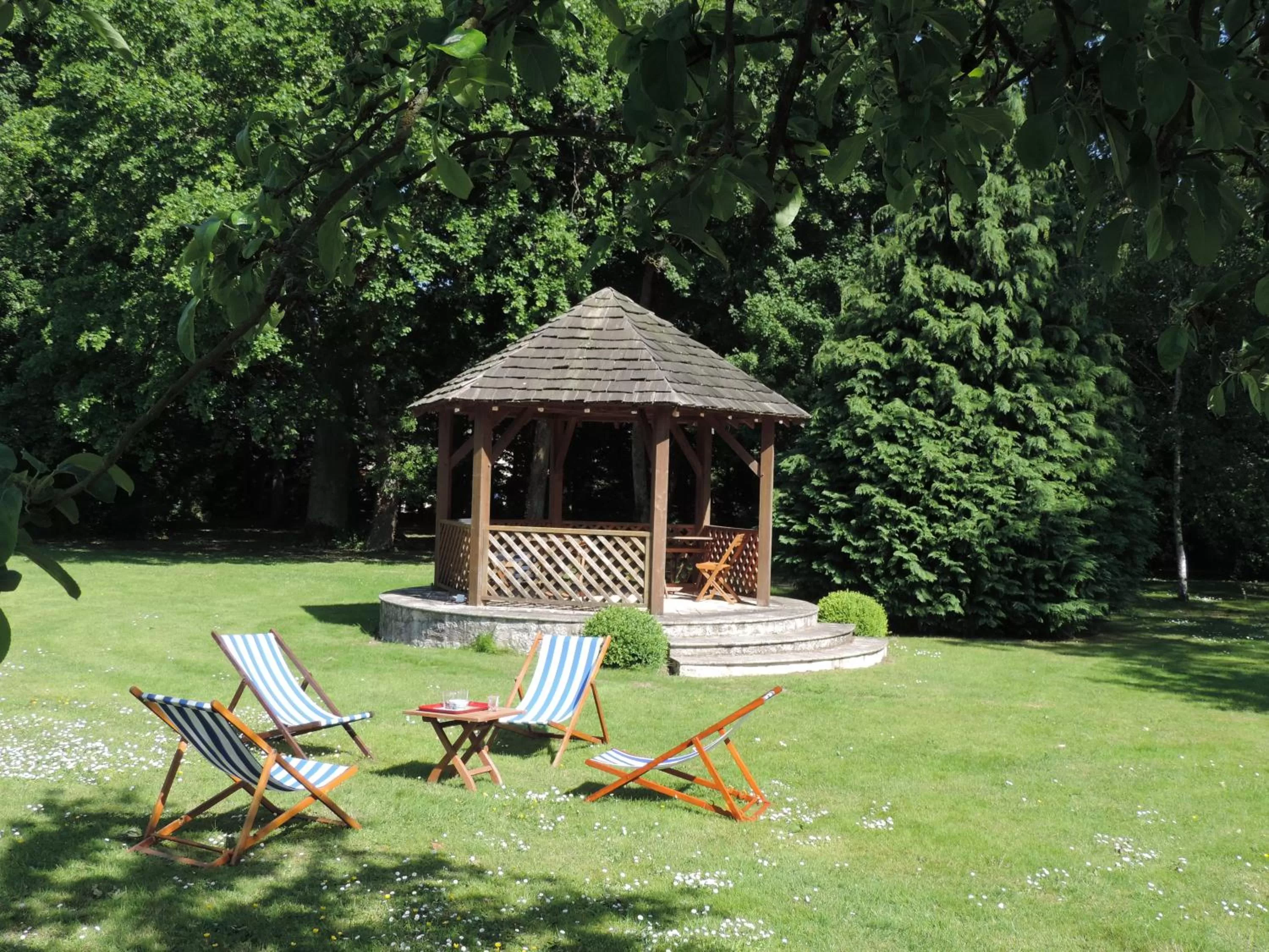 Garden in Cèdre et Charme