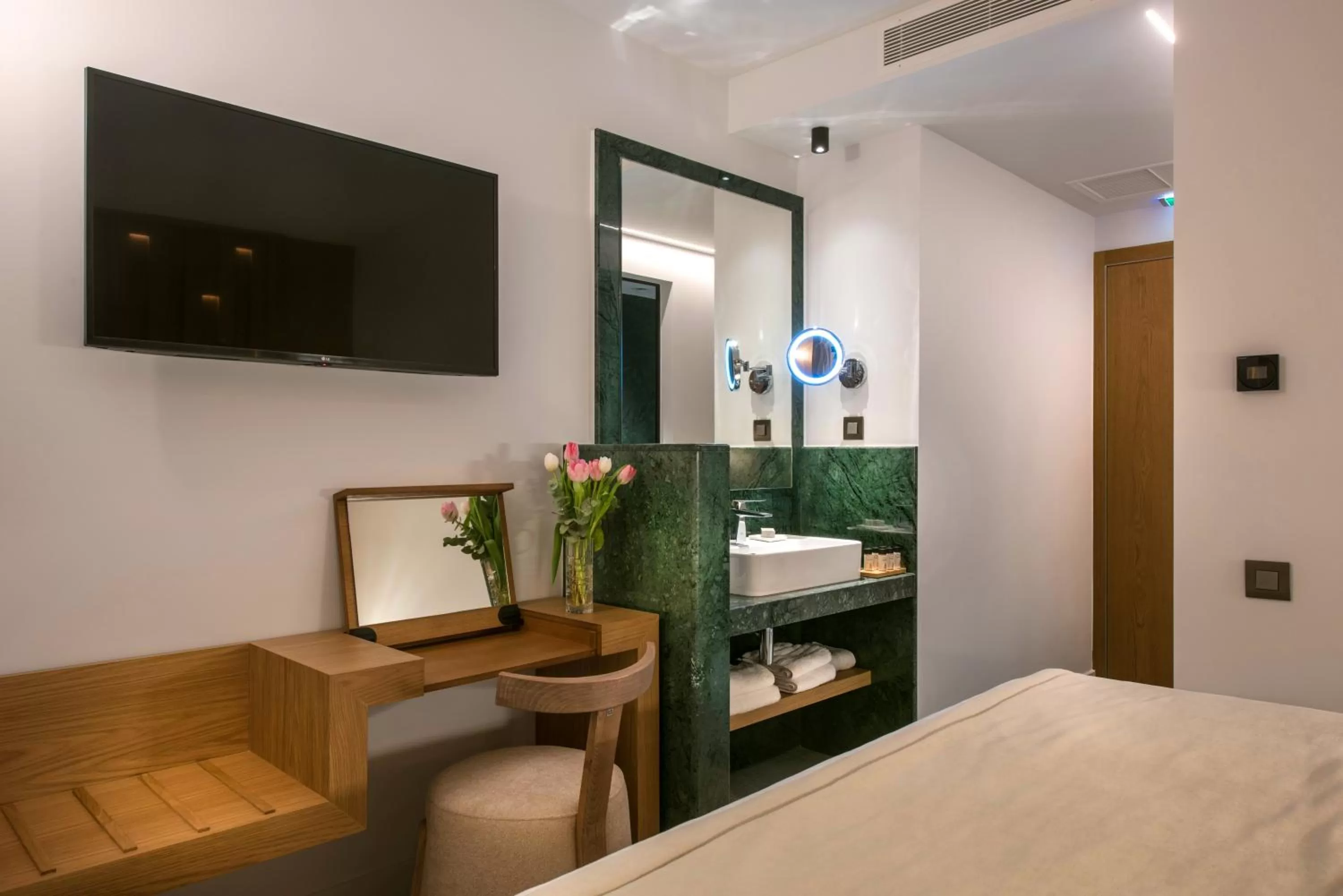 Bed in Dimargio Luxury Hotel & Spa