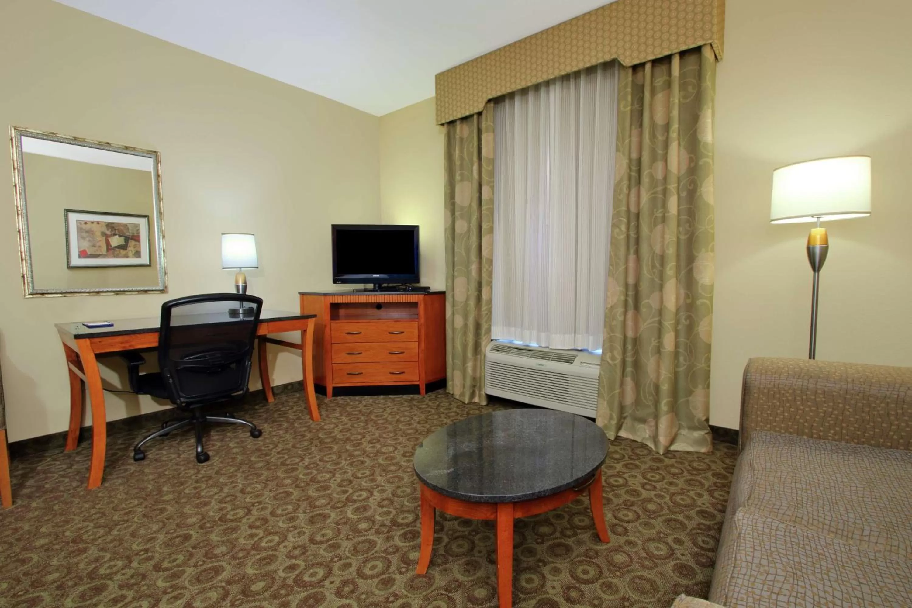 Bedroom in Hampton Inn & Suites Buffalo