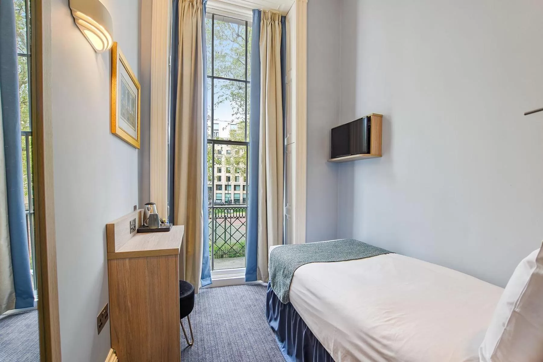 Bedroom, Bed in The Judd Hotel