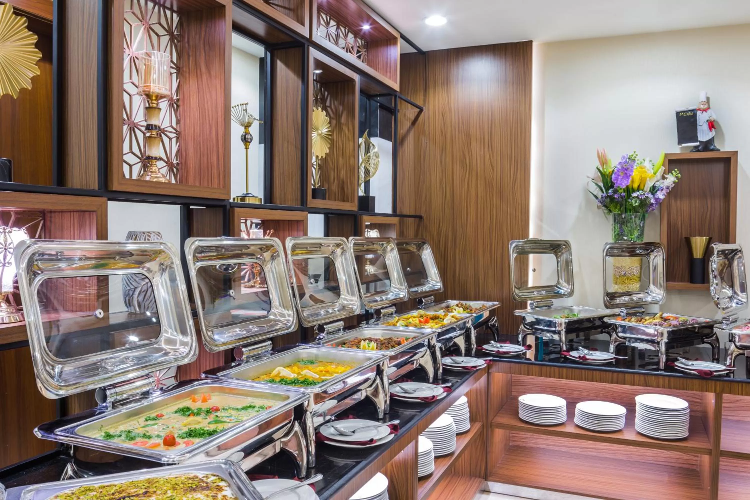 Restaurant/places to eat in Al Malqa Elite Hotel