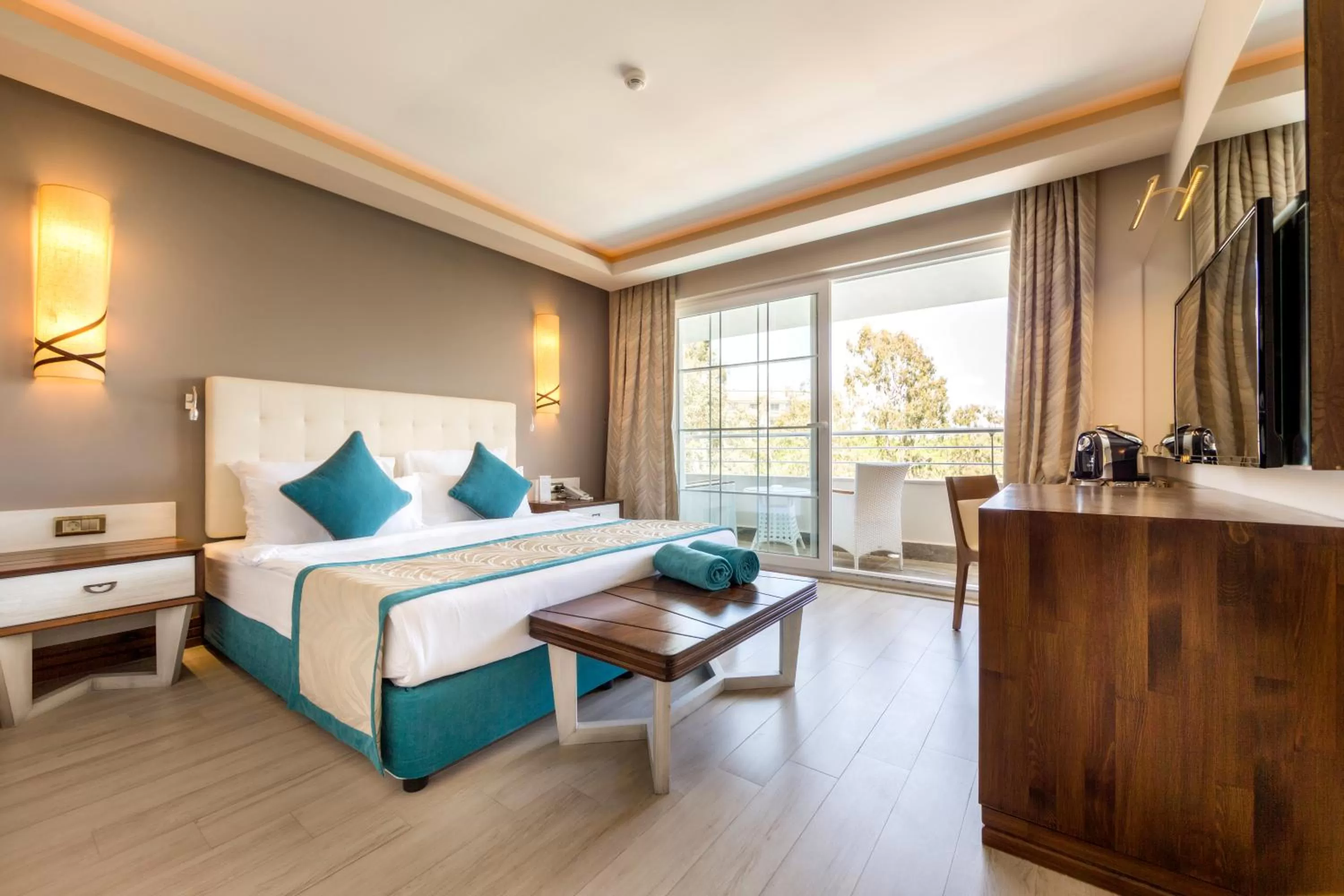 Photo of the whole room, Bed in TUI MAGIC LIFE Masmavi