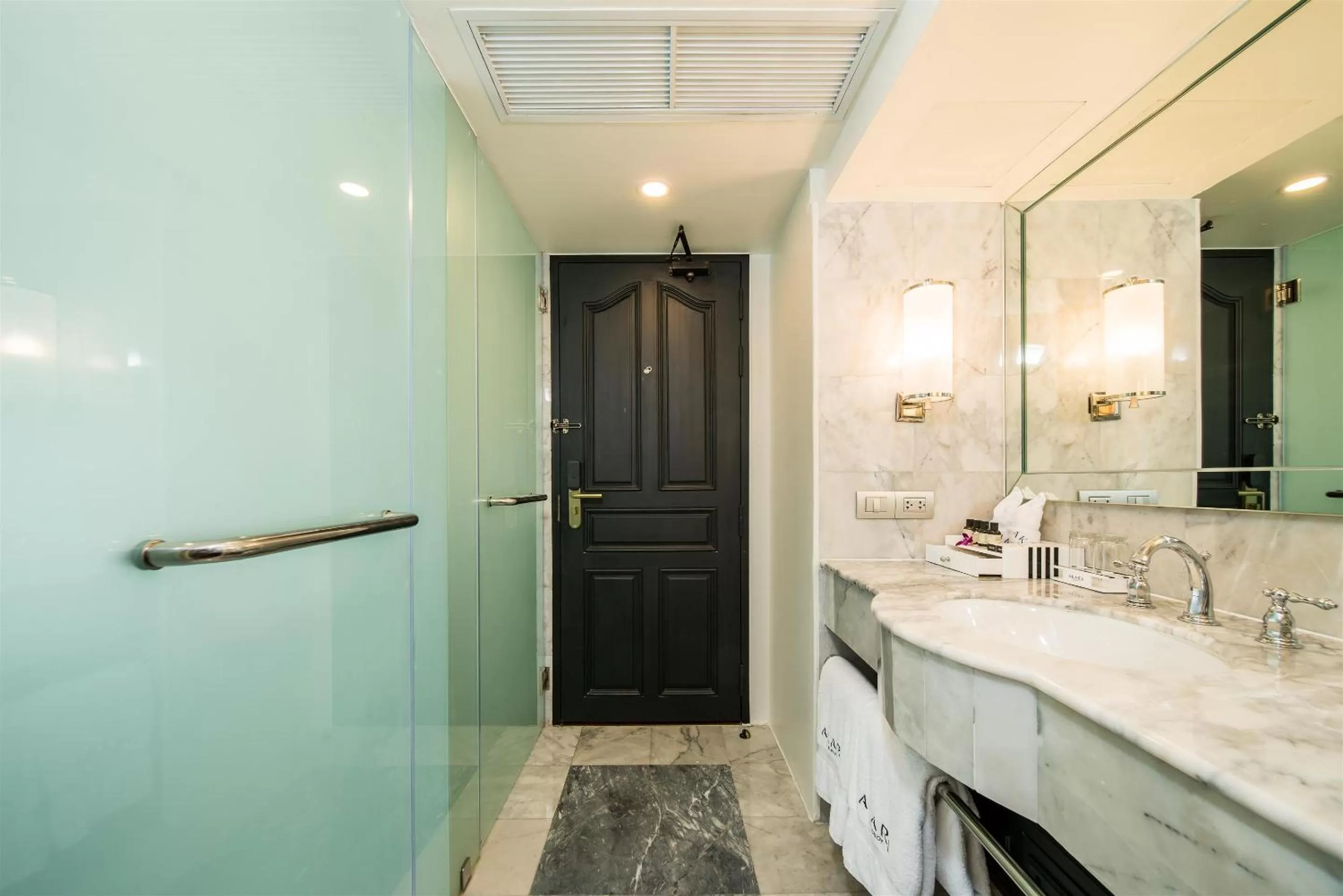 Bathroom in Akara Hotel