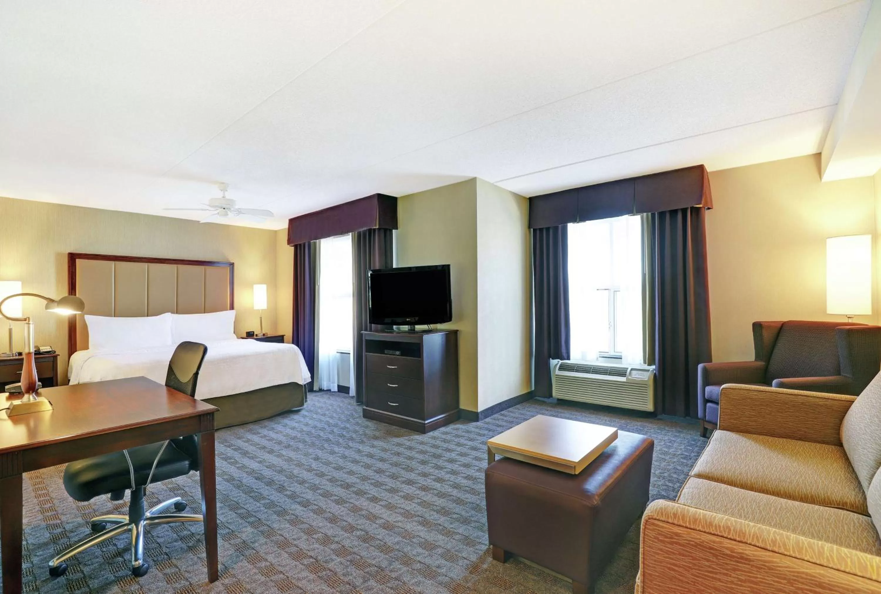 Bedroom, Bed in Homewood Suites by Hilton Cambridge-Waterloo, Ontario