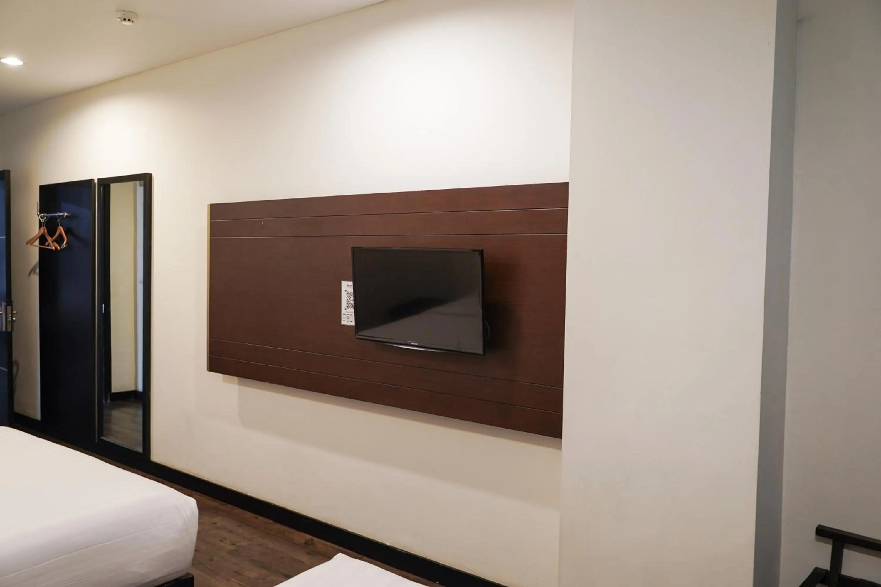 TV and multimedia, Bed in Kalya Hotel Bandung Dago