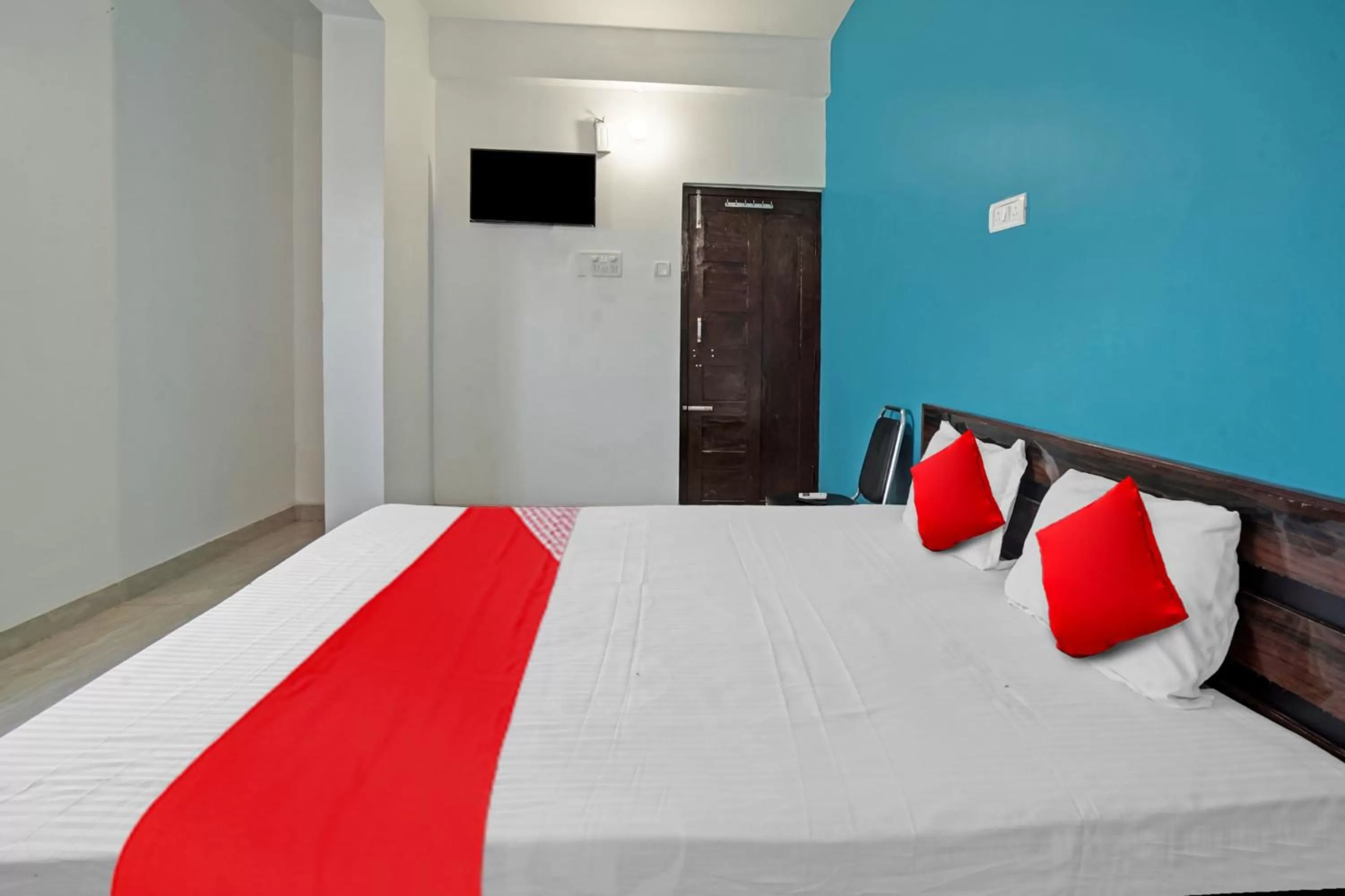 Bedroom, Bed in OYO Flagship Hotel Sun City