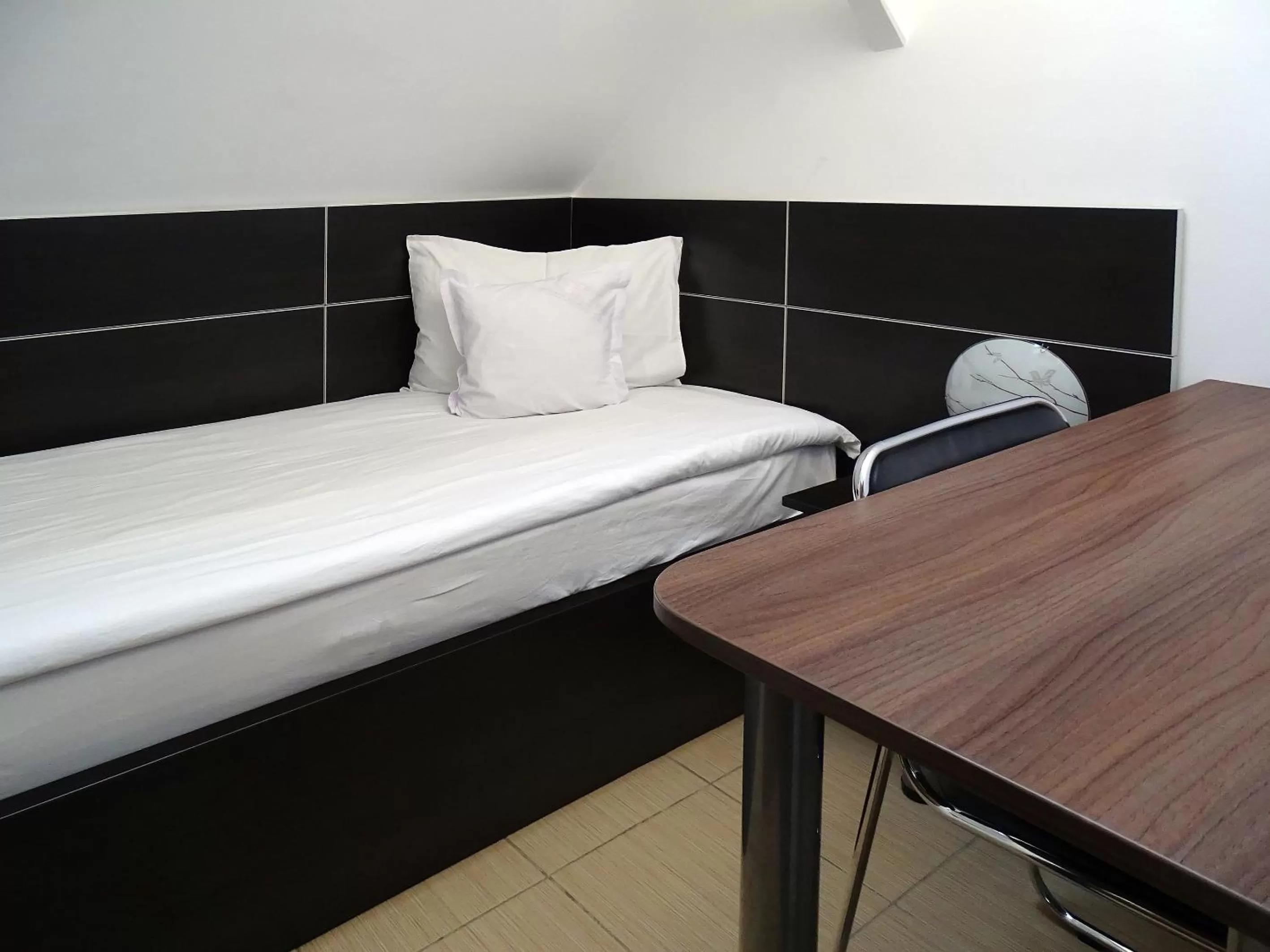 Bedroom, Bed in Prince Hotel