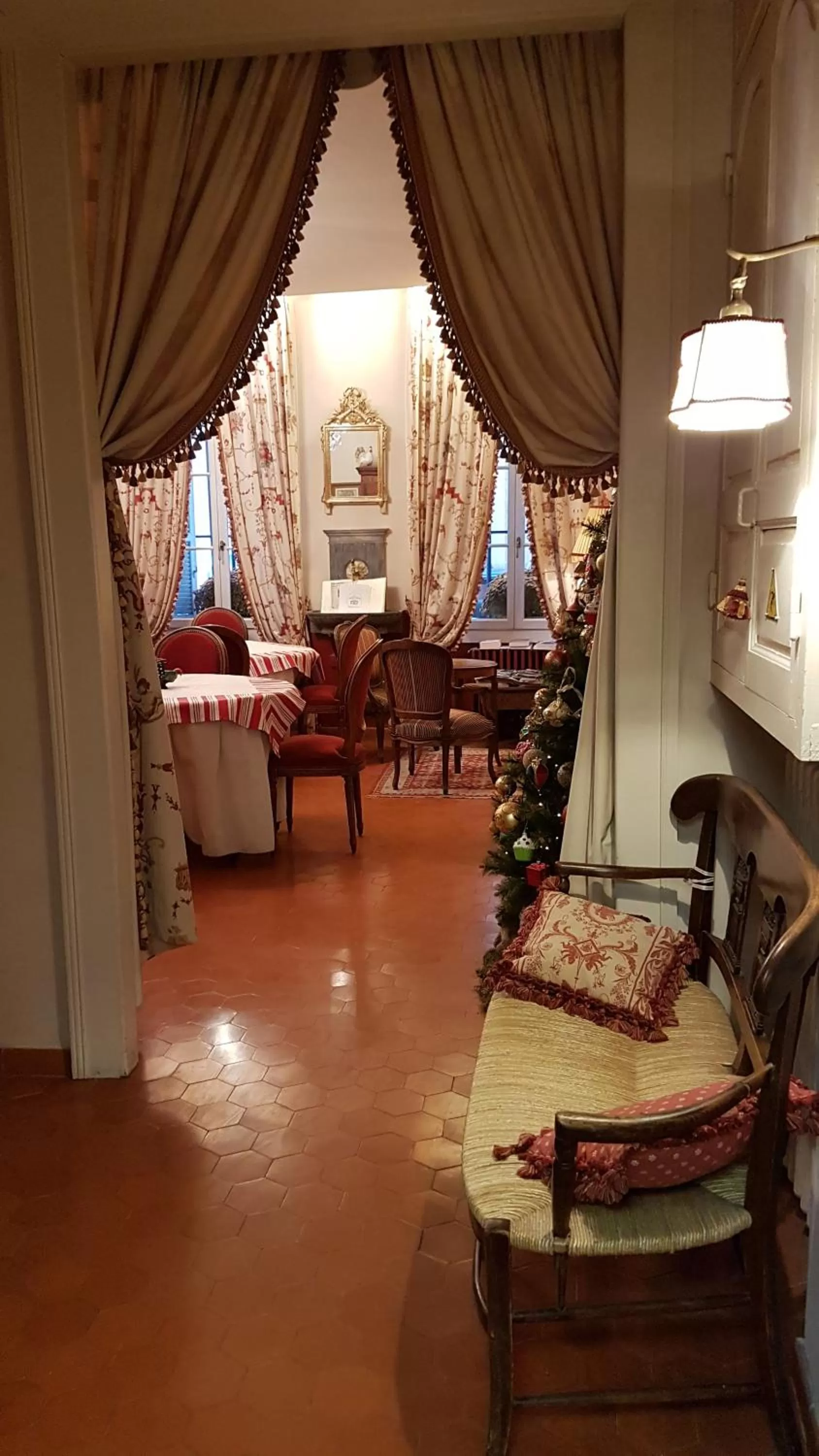 Bed in Hotel Cardinal