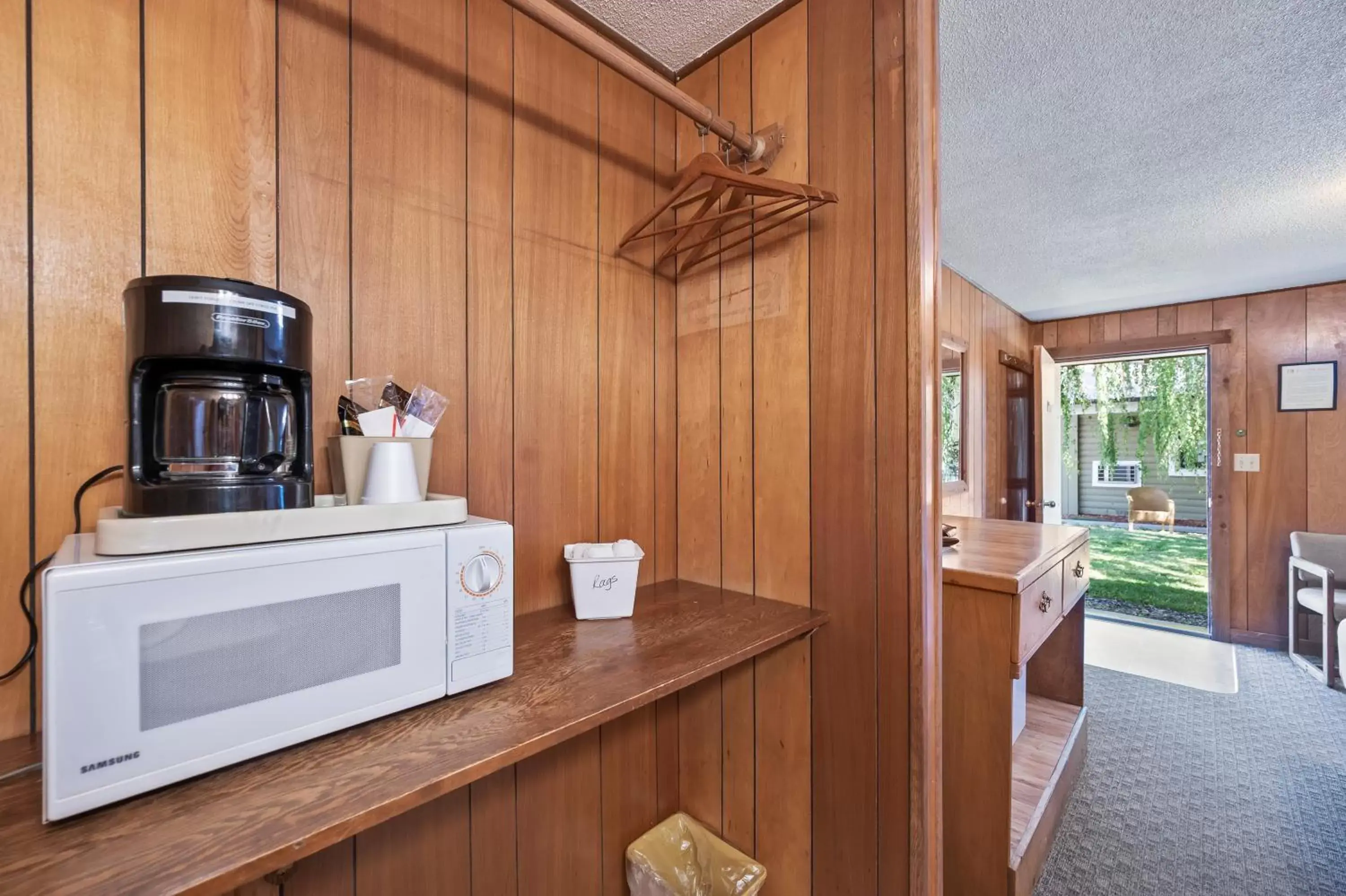 Deluxe King Room in Birch Glen Lodge Deluxe King Room in Birch Glen Lodge