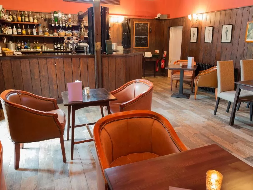 Lounge or bar in Guyers House Hotel and Restaurant