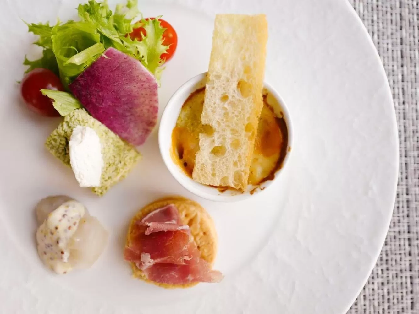 Food in Premier Hotel Mojiko