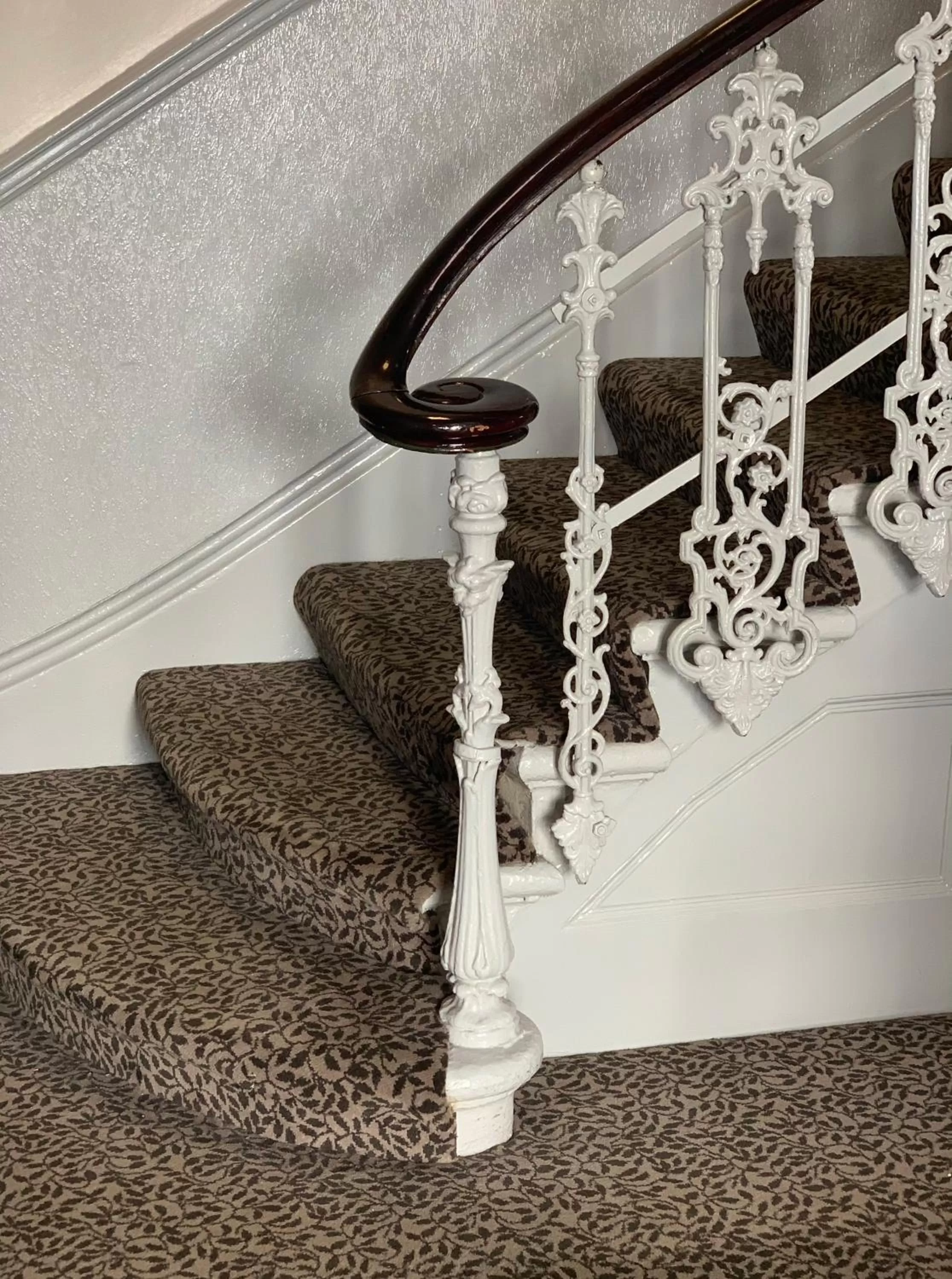 Lobby or reception, Bed in Lords Hotel