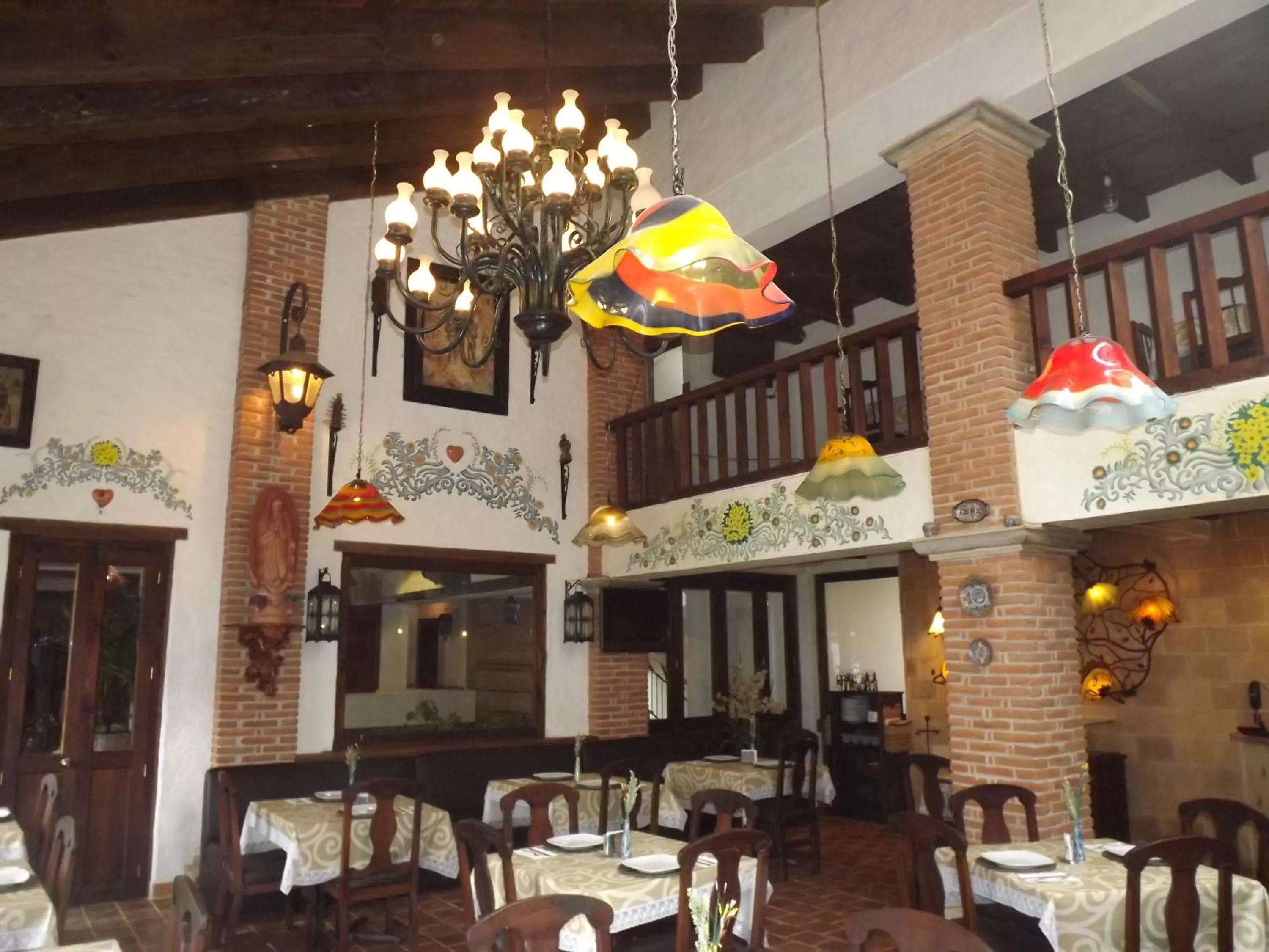 Restaurant/places to eat in Hotel Grand Maria