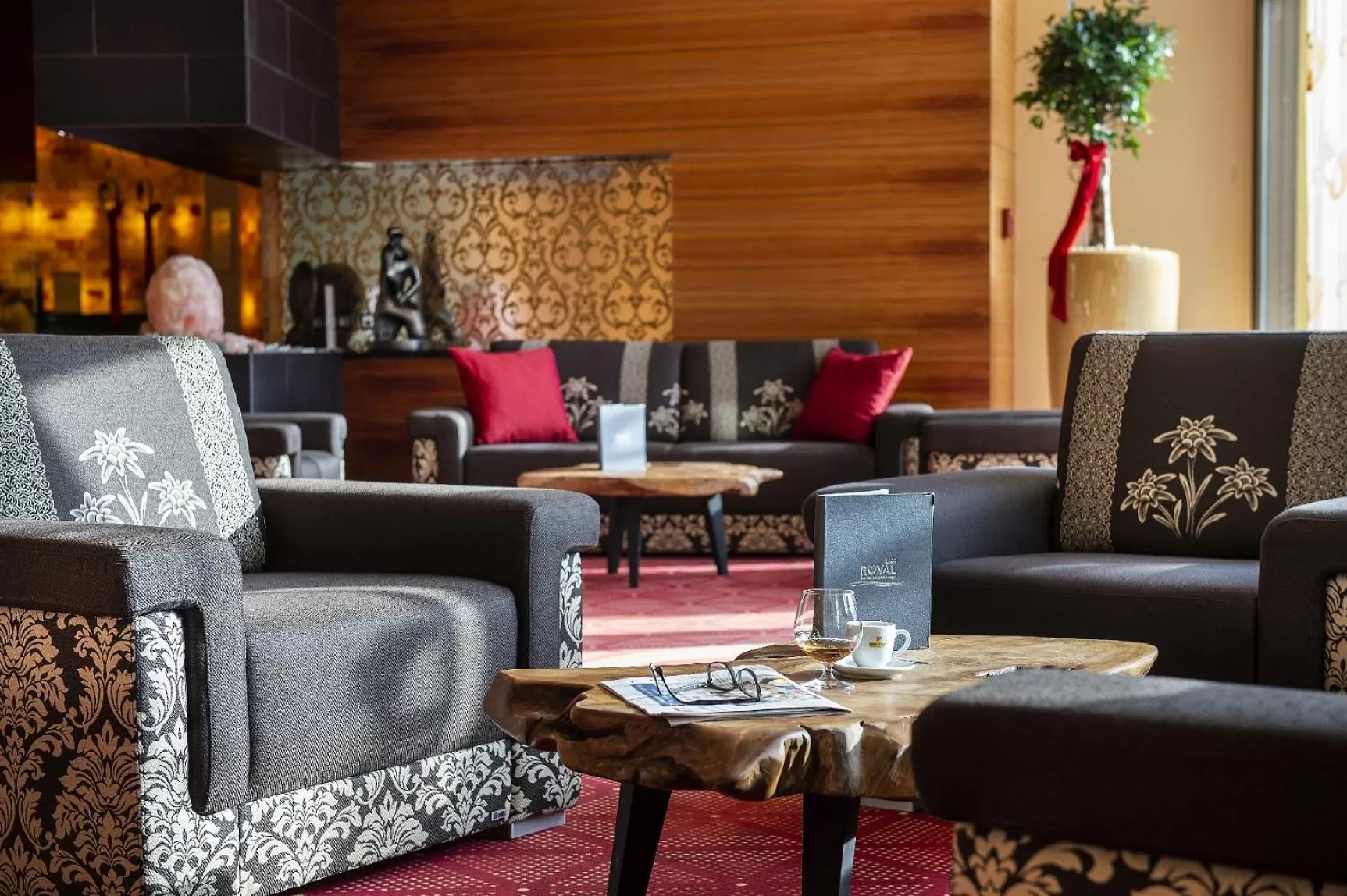 Lounge or bar in EurothermenResort Bad Ischl - Hotel Royal 4-Sterne Superior