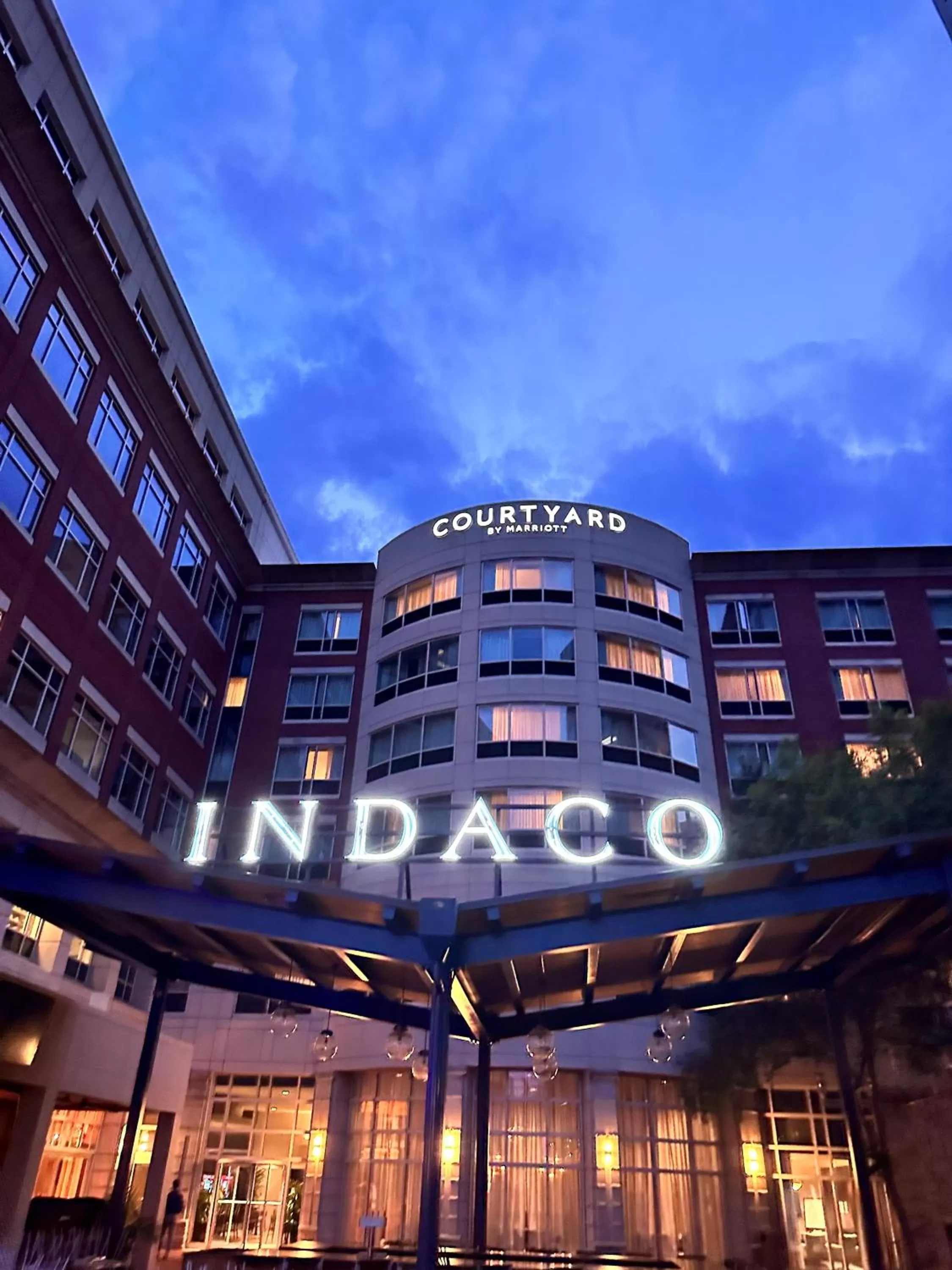 Restaurant/places to eat in Courtyard by Marriott Greenville Downtown