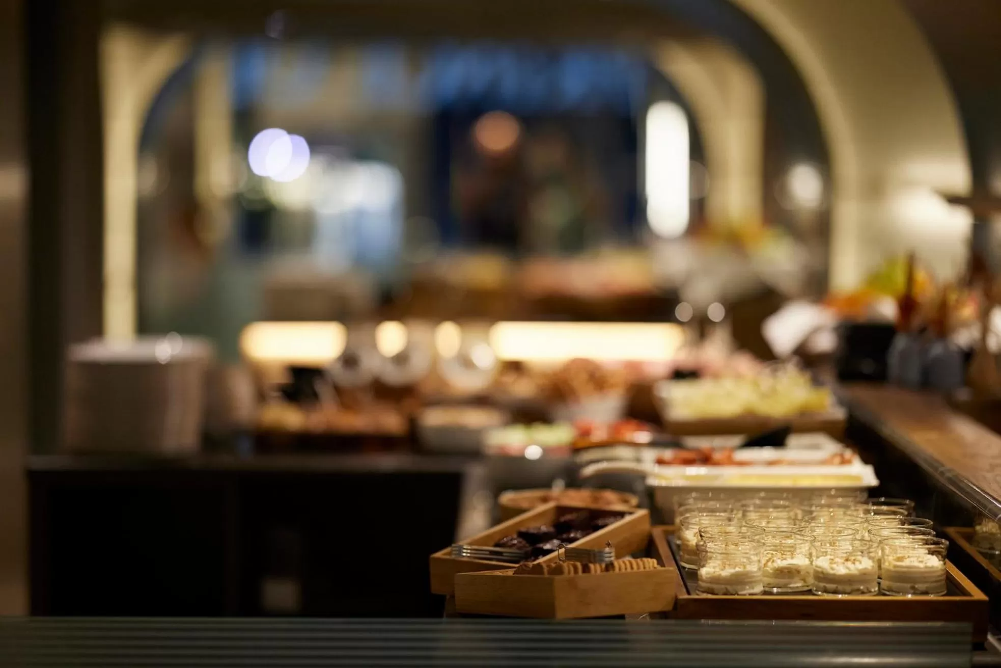 Restaurant/places to eat in Teight Hotel