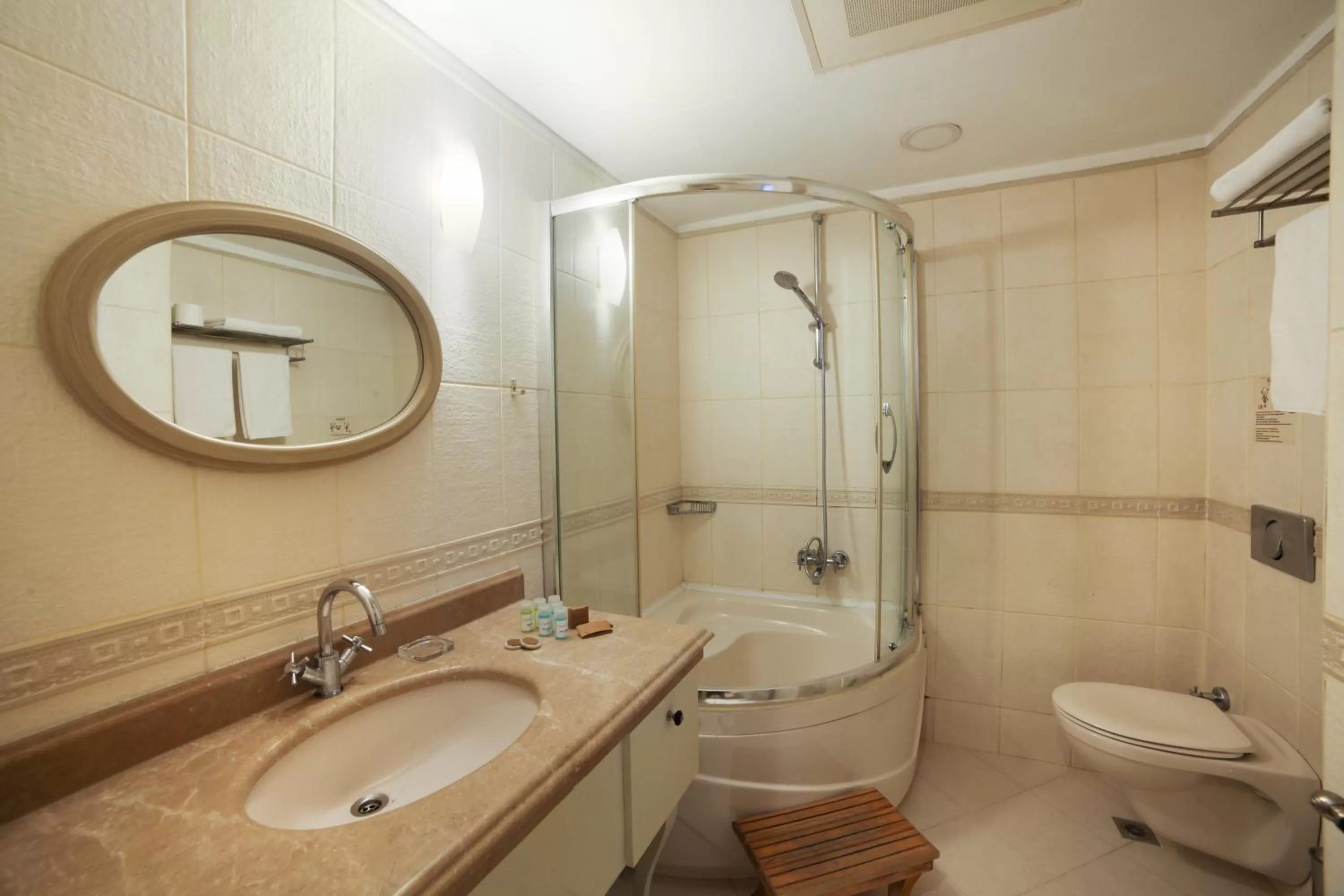 Shower in Faros Hotel Old City - Special Category