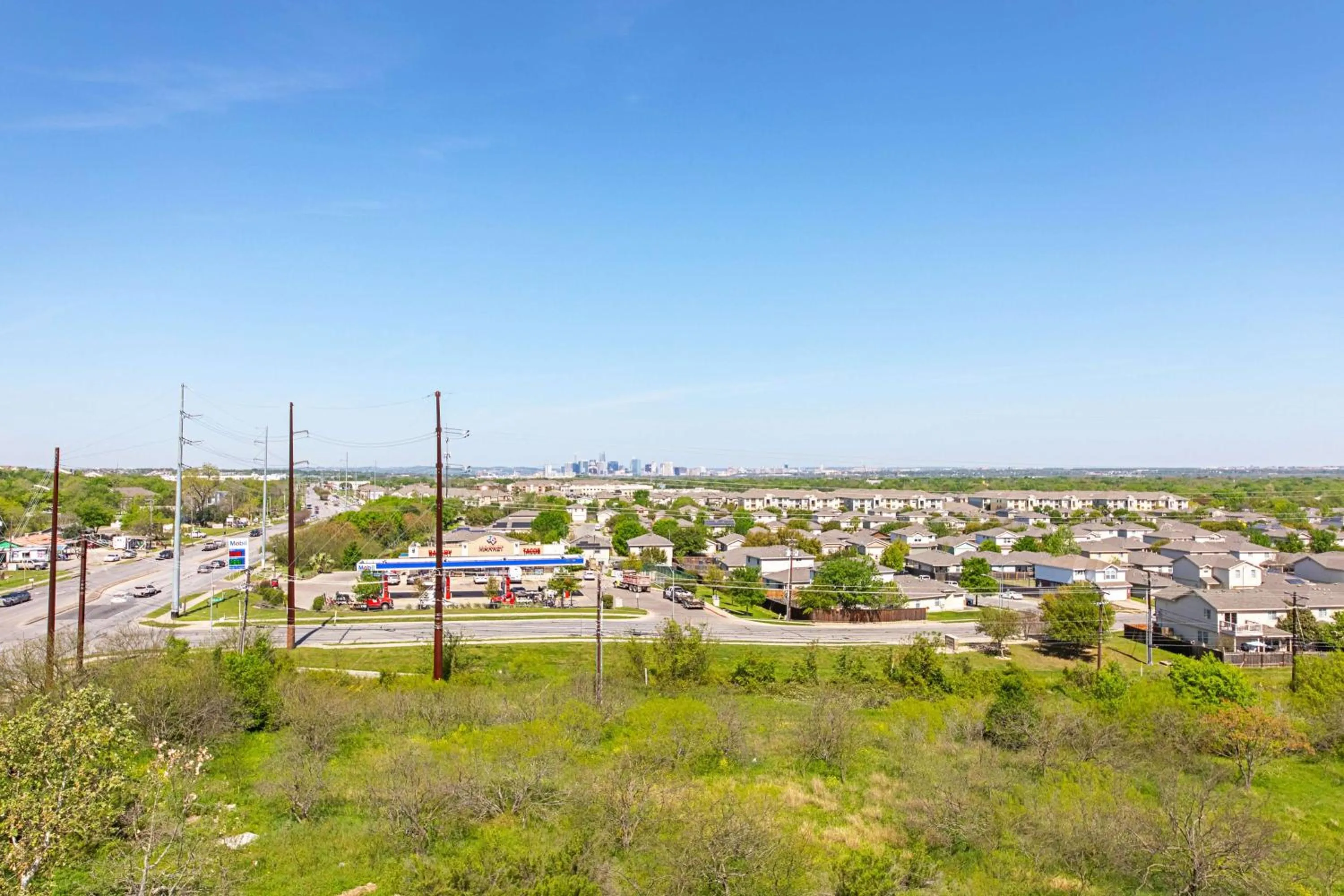 Property building in Motel 6 Austin Airport