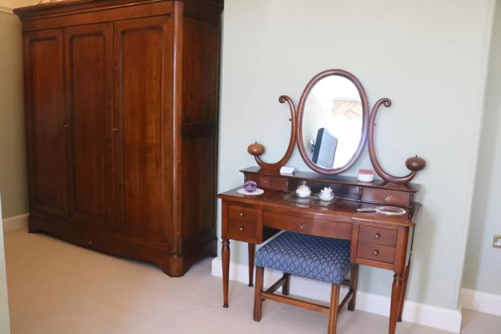 TV/Entertainment Center in Stoneborough House B&B