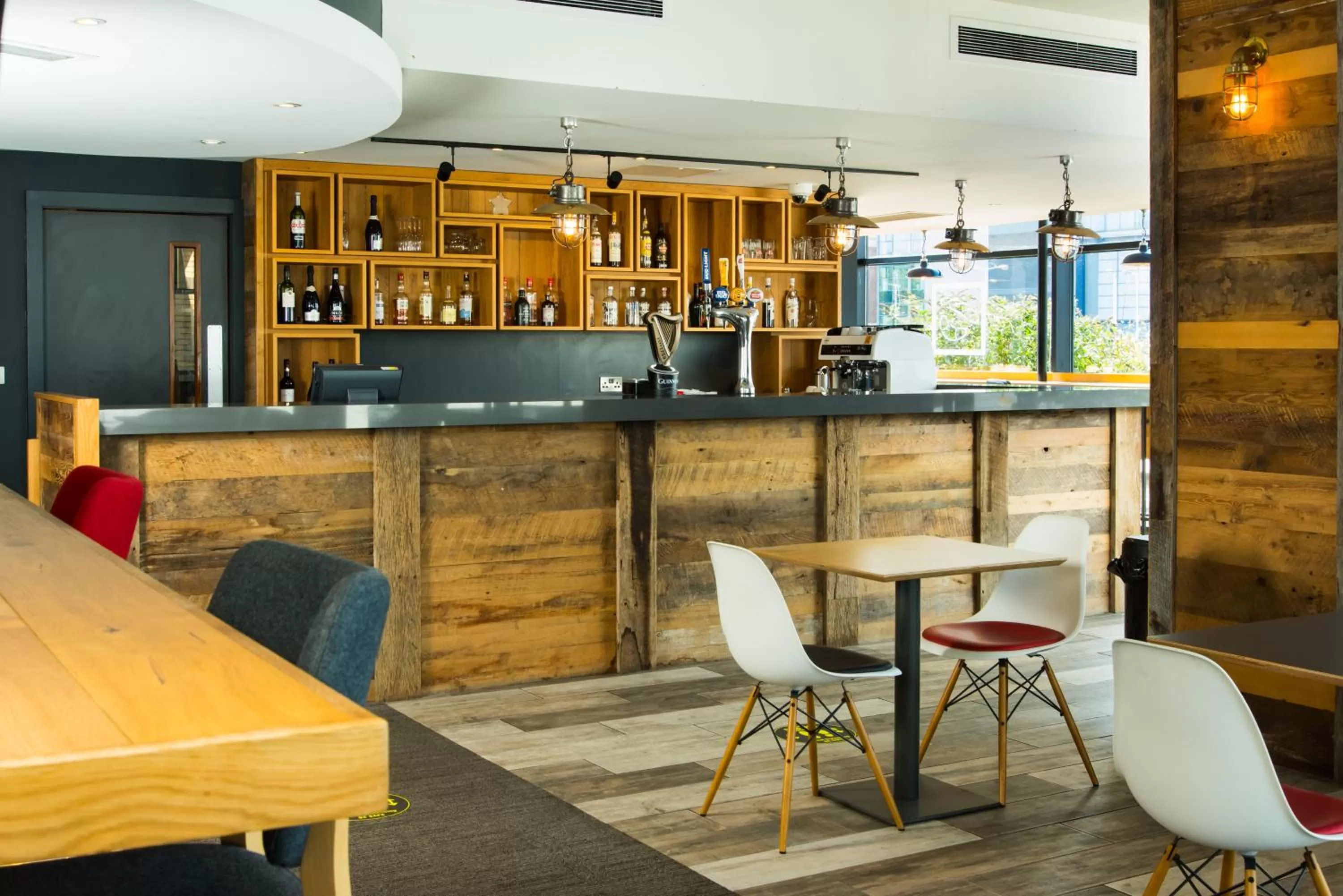 Lounge or bar in ibis Leicester