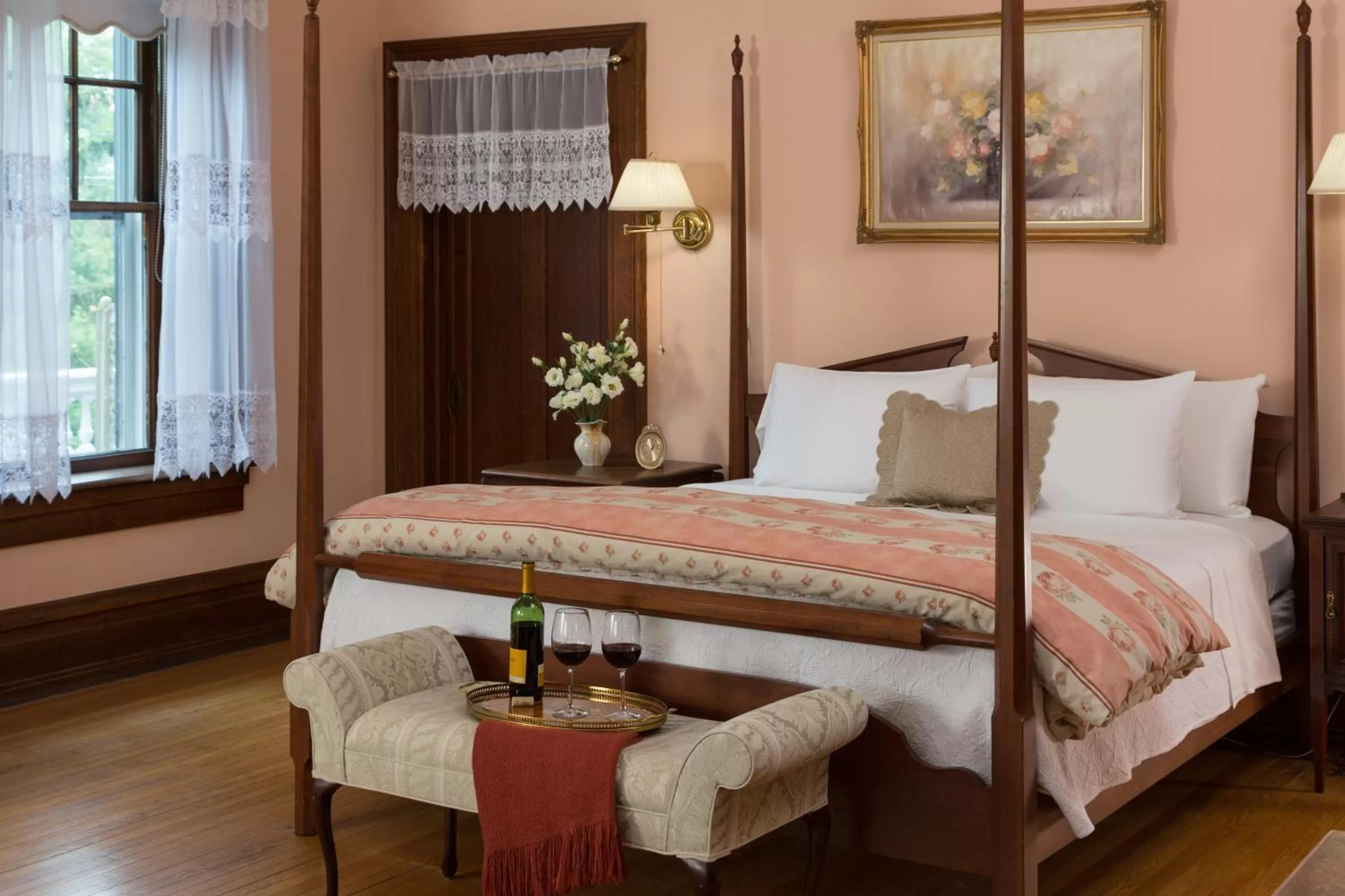 Bedroom, Bed in Mercersburg Inn