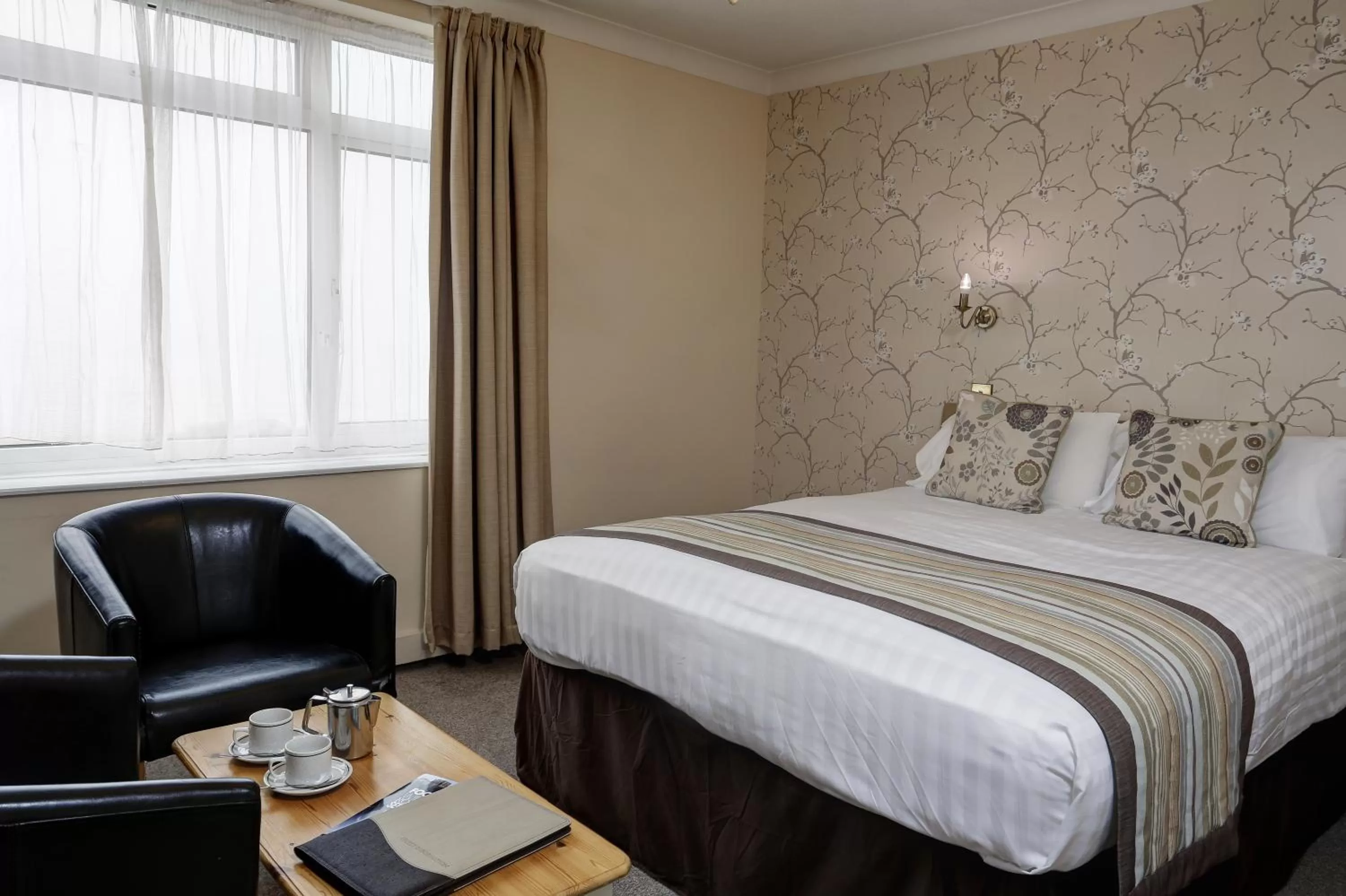 Bed in Best Western Princes Marine Hotel