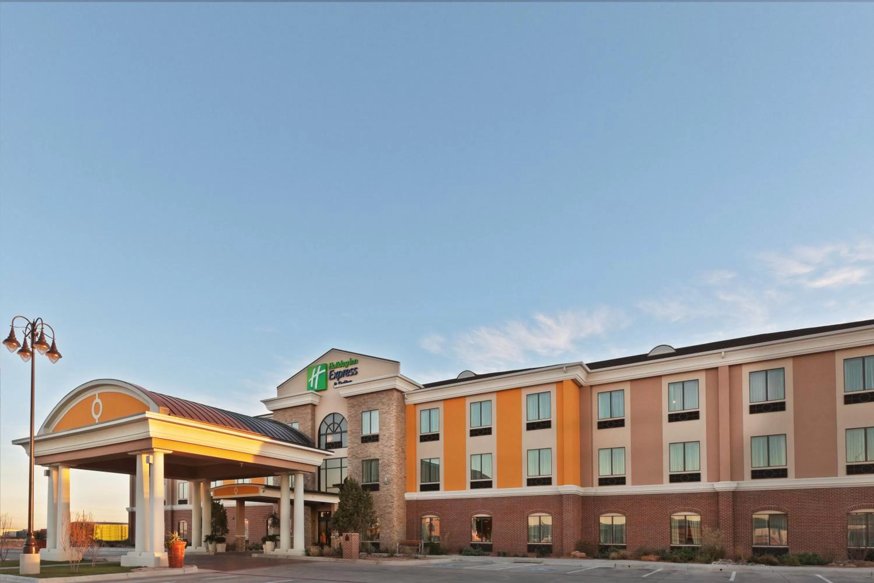 Property building in Holiday Inn Express & Suites Lubbock Southwest – Wolfforth by IHG