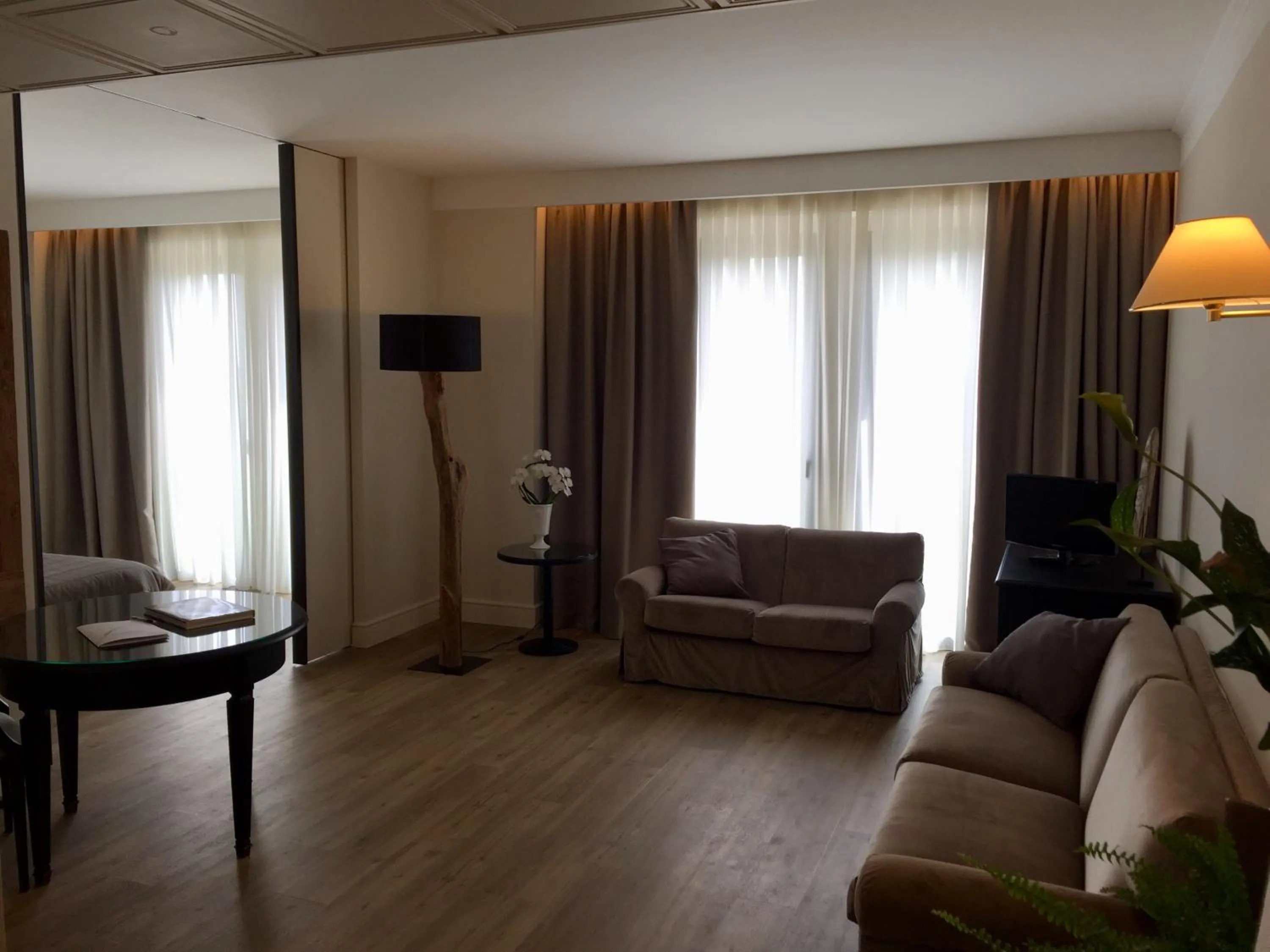 TV and multimedia in Hotel Touring