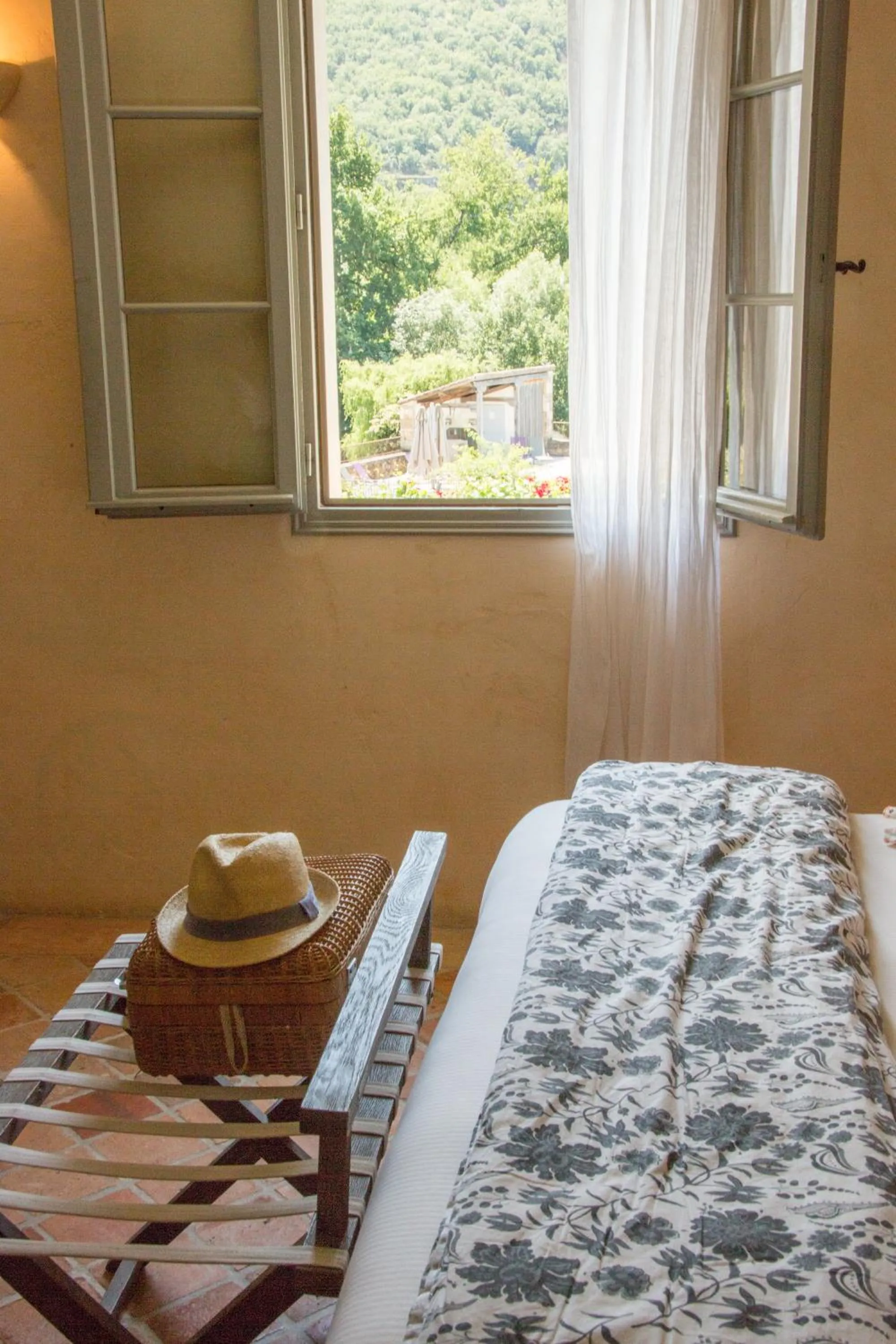 Bed in Hôtel-Spa Le Saint Cirq