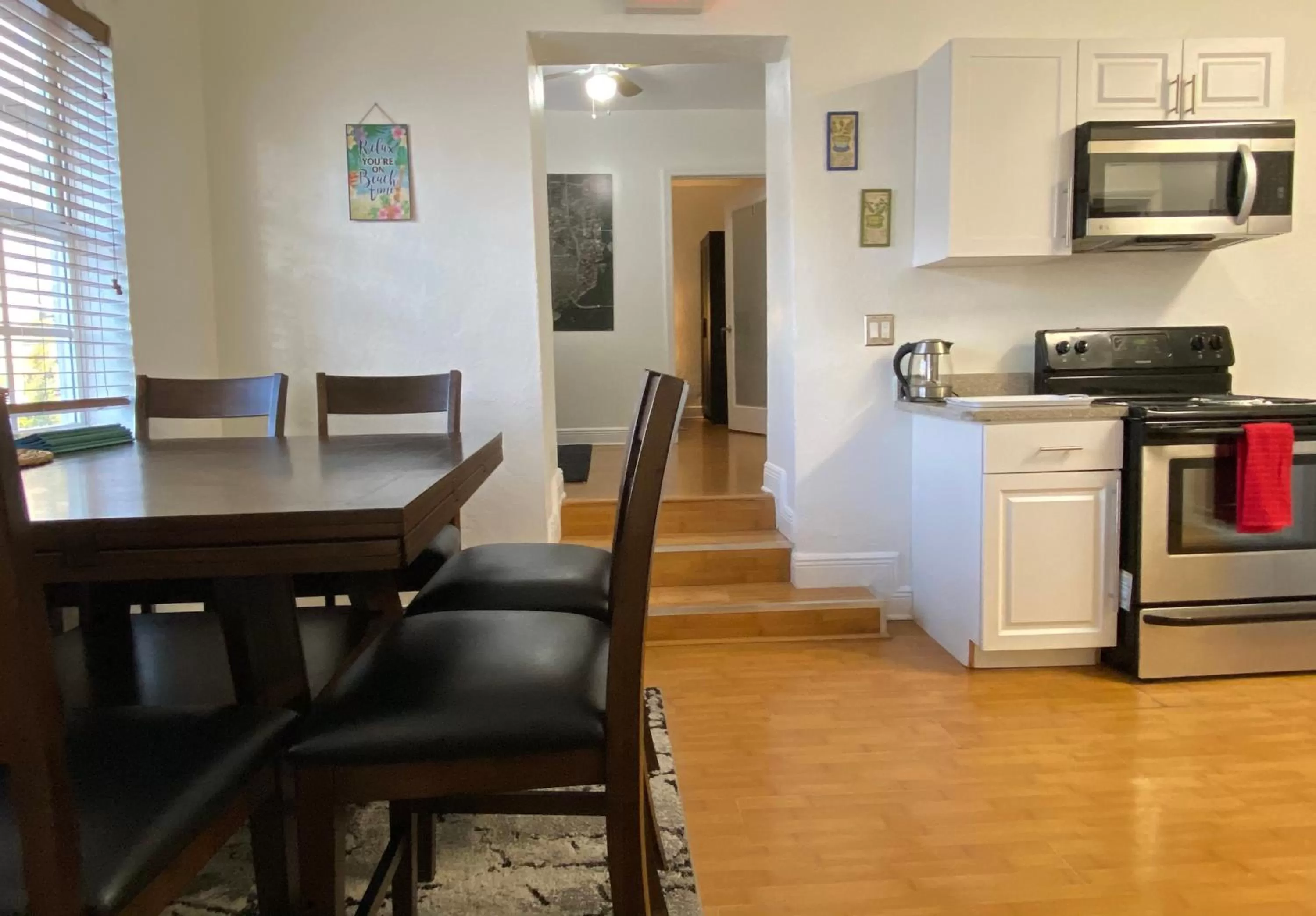 Kitchen or kitchenette, Kitchen/Kitchenette in Miami Beach Rooms B&B
