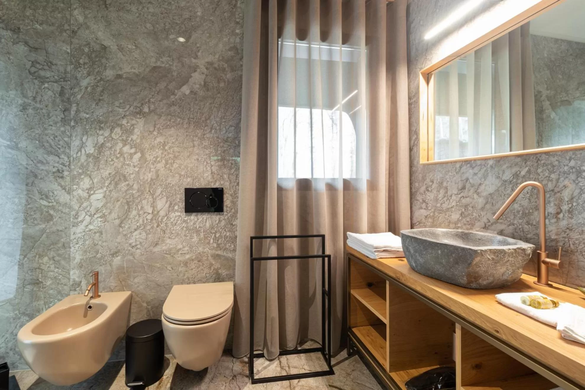 Bathroom in Locanda Milia Etna