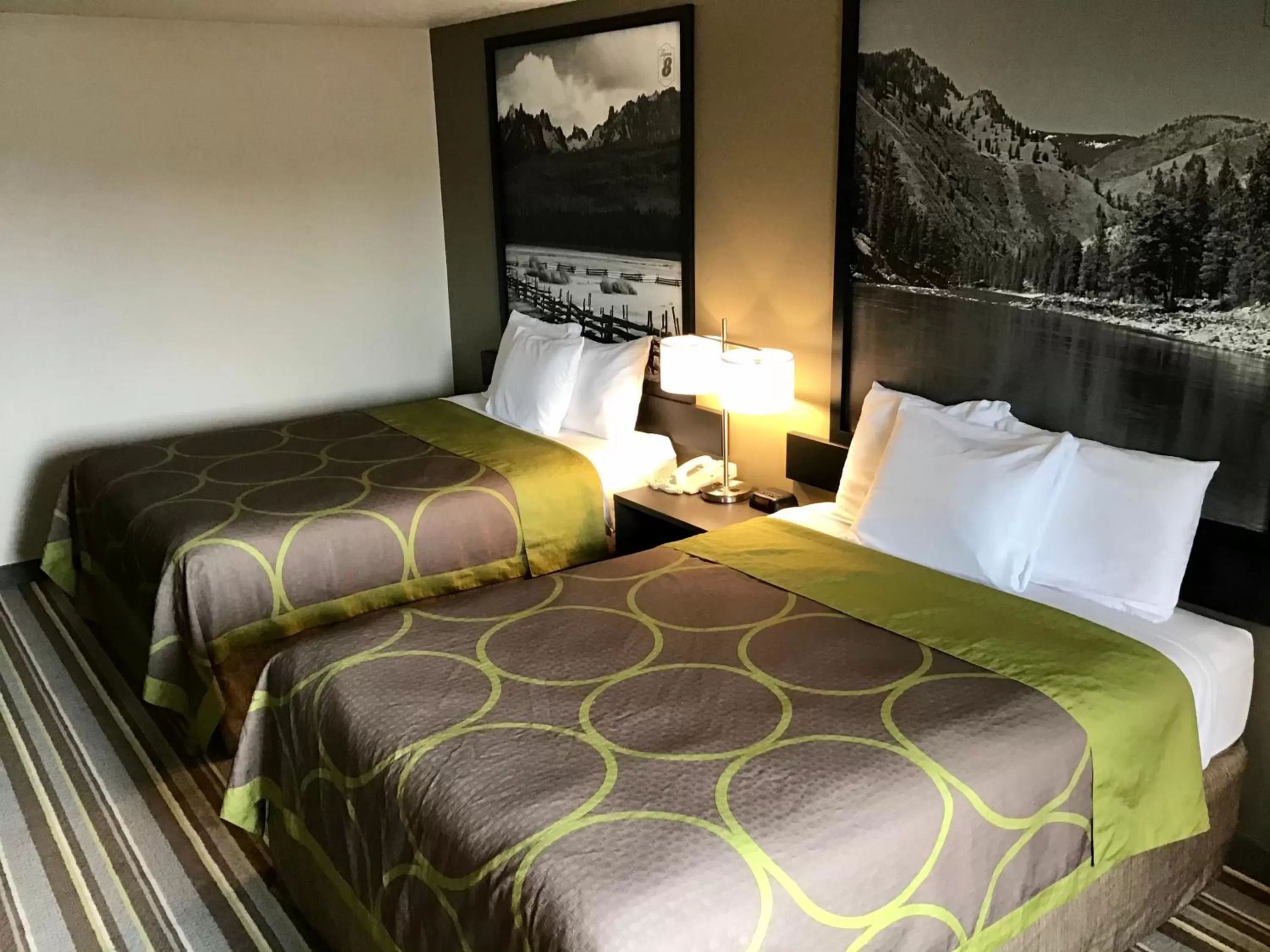 Bedroom, Bed in Super 8 by Wyndham Super 8 Blackfoot